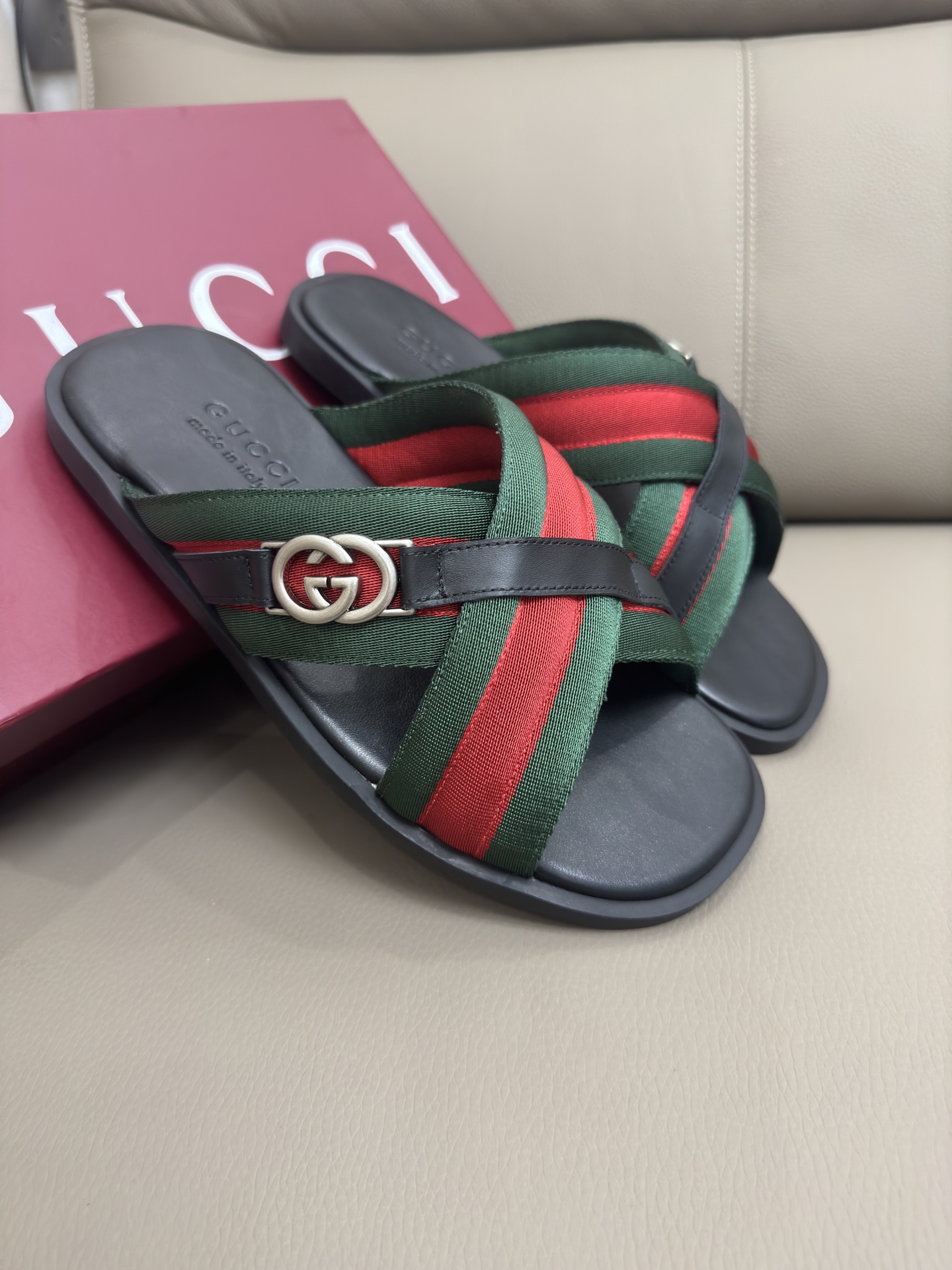 Men's Gucci slide sandal