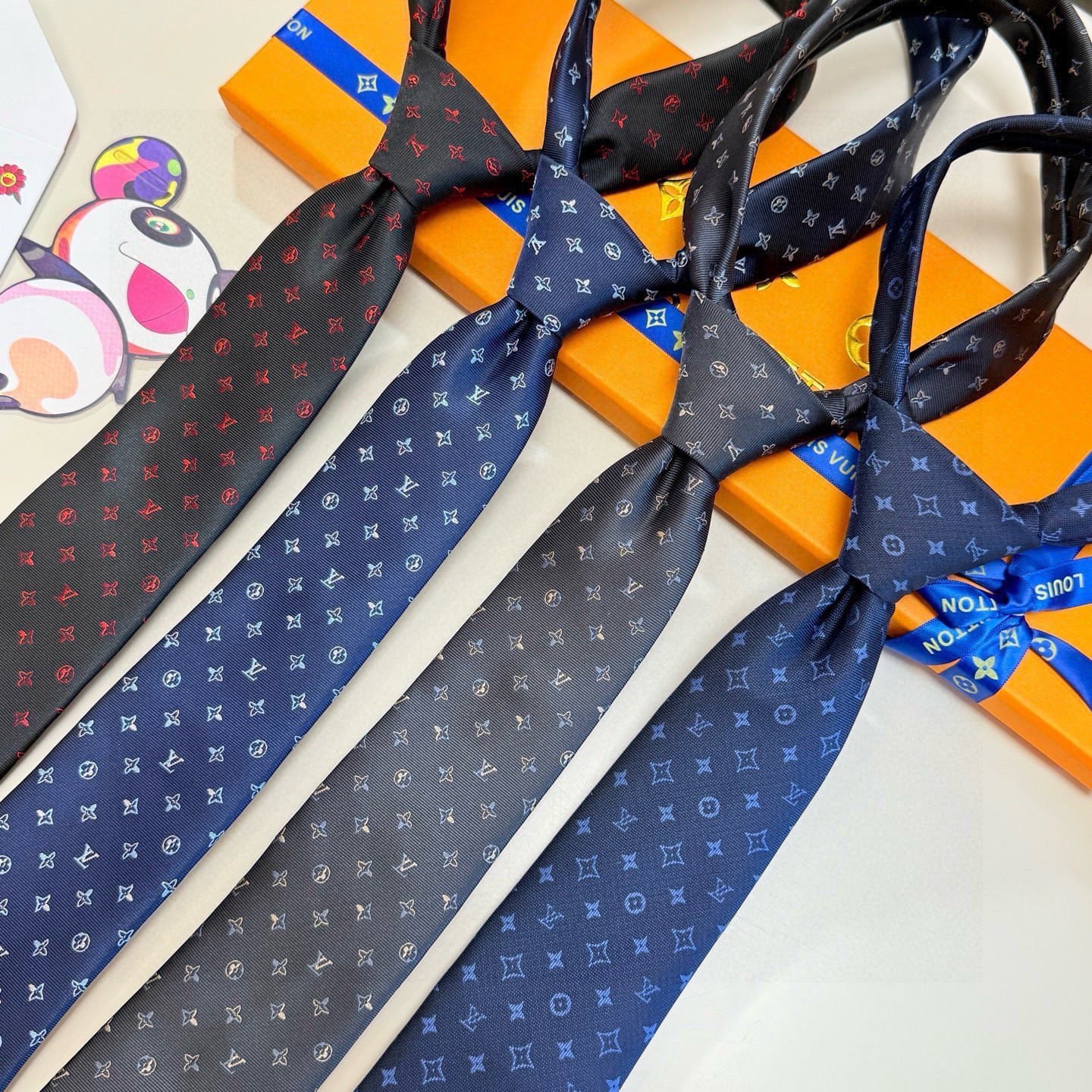 Louis Vuitton Monogram Refined Jacquard Tie - Iconic micro LV monogram pattern, premium delicate silk, urban business elite style - KAIROO