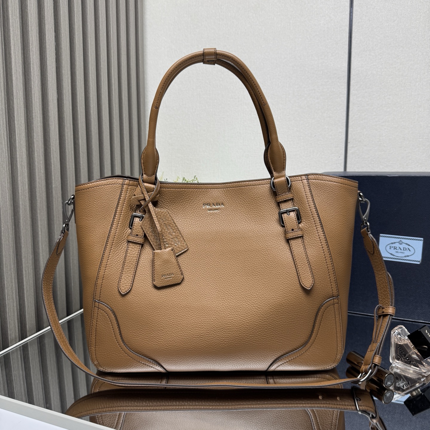 Prada Large leather tote bag-Caramel 1BG602