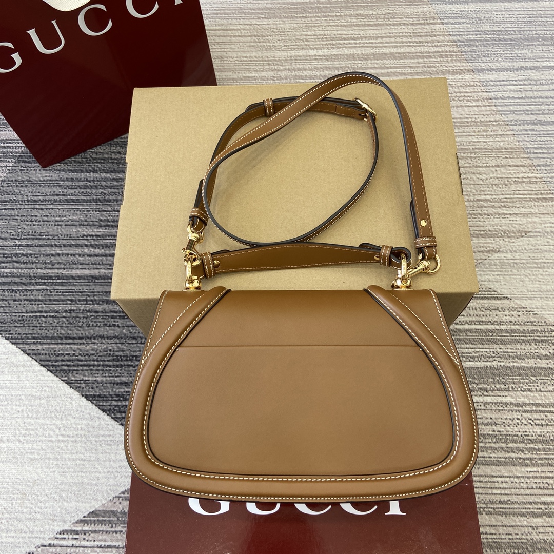 Gucci Blondie medium top handle bag 815714