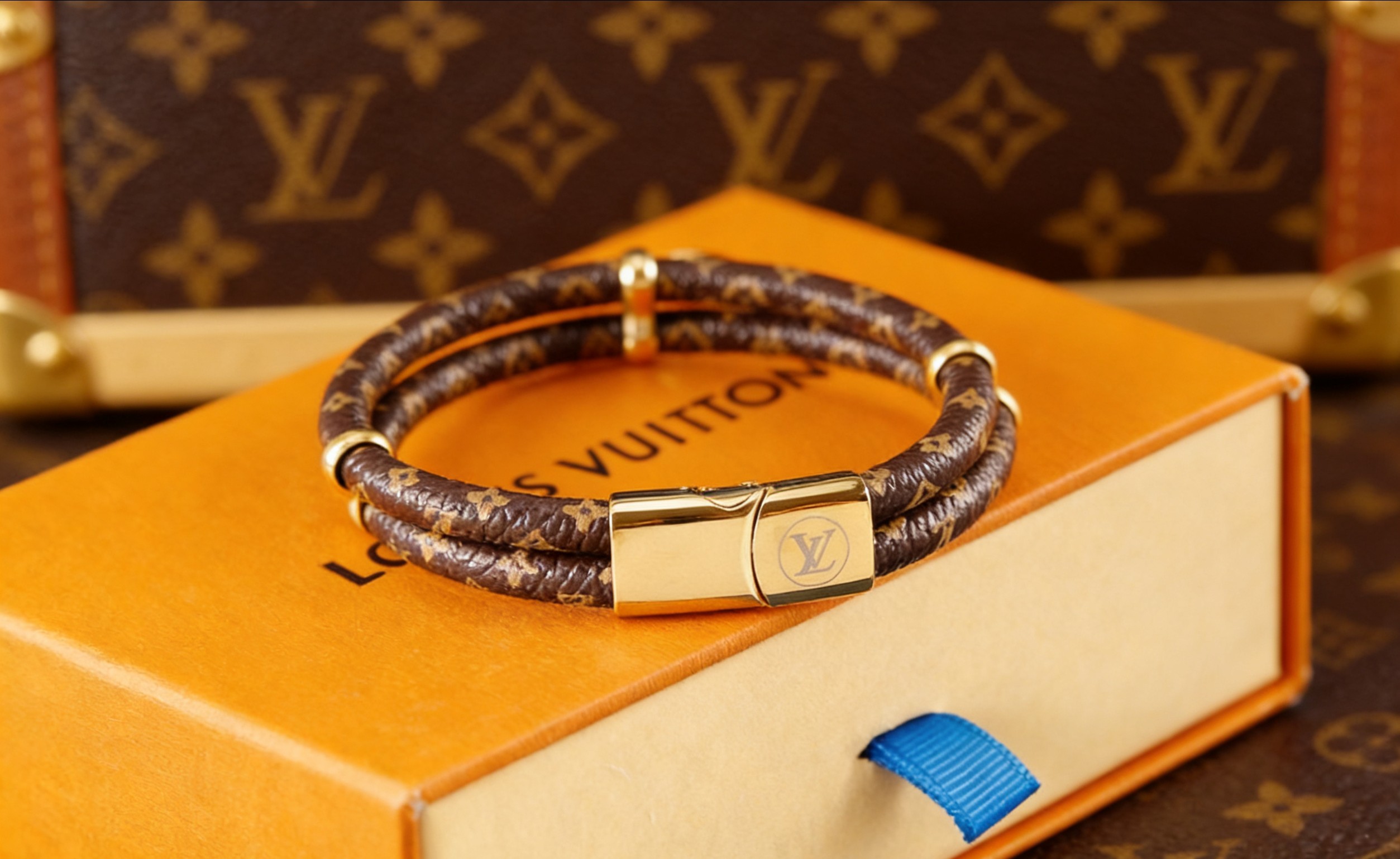LV Women's fashion bracelet