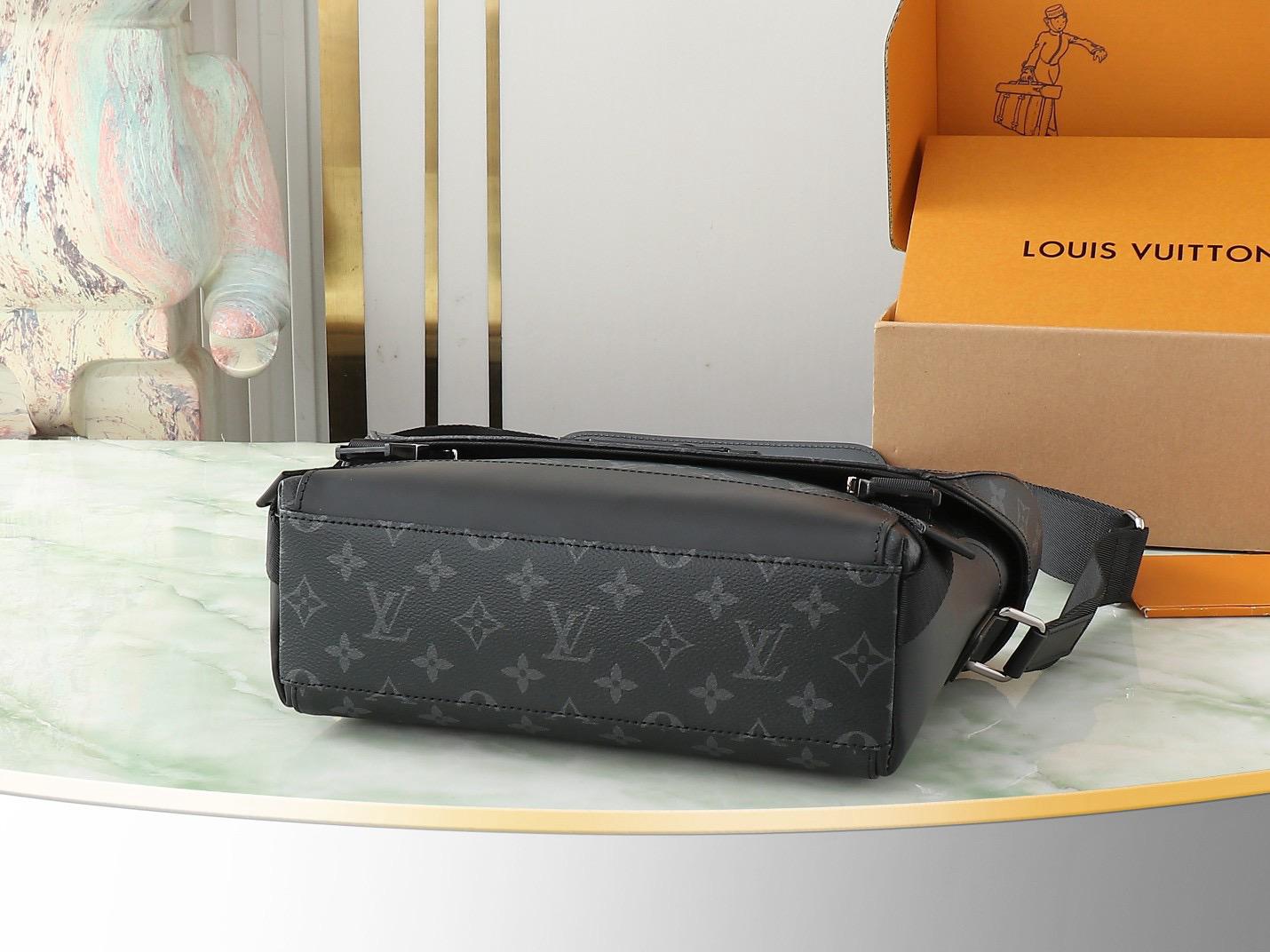 Louis Vuitton LV Voyager messenger bag