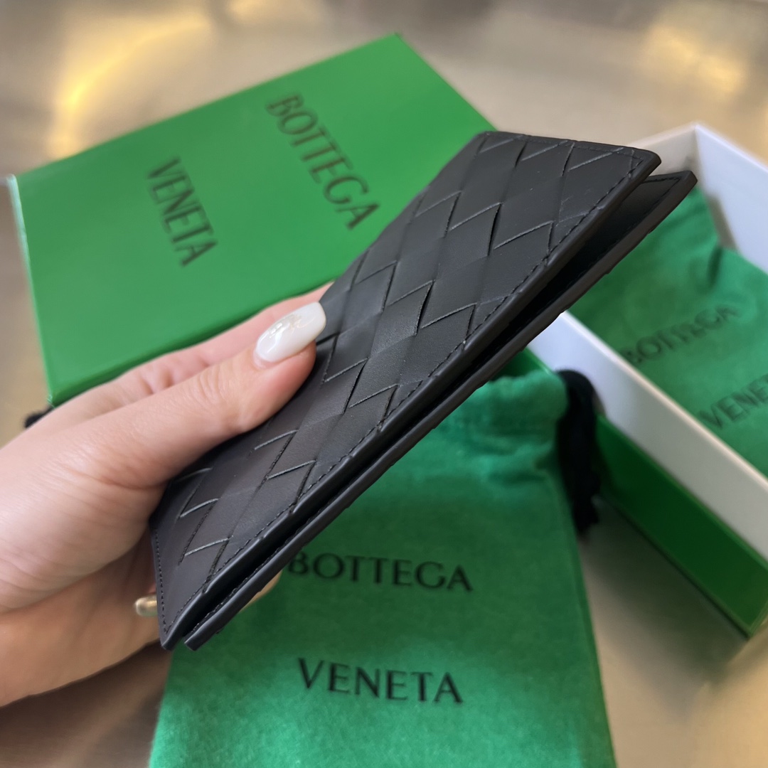 Bottega Veneta Passport Holder in  Intreccio Leather