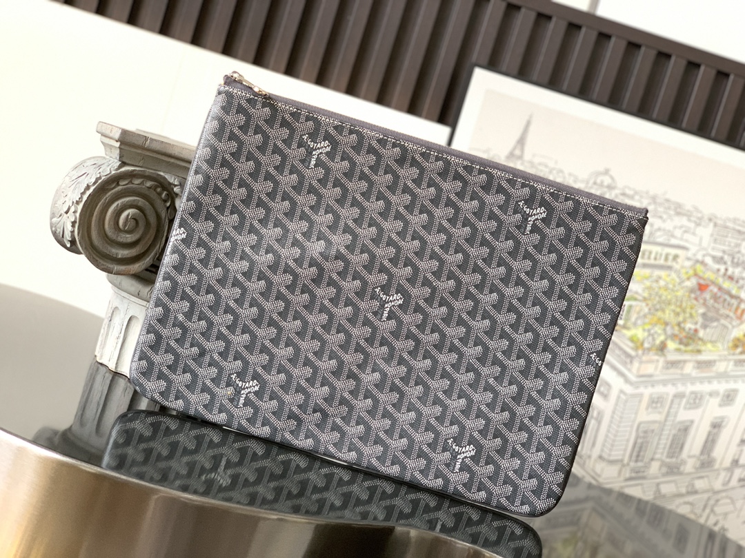 Goyard Sénat pouch in Grey