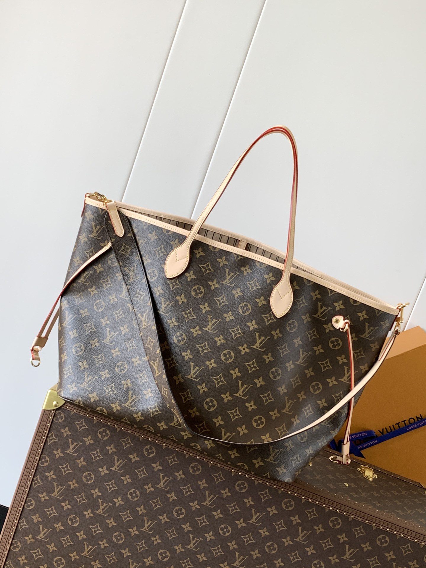 M11948 Neverfull Bandoulière Inside Out GM tote