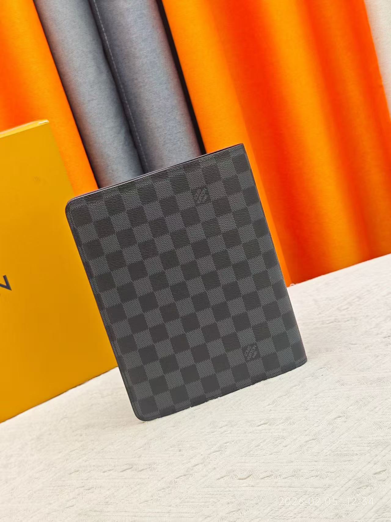 Louis VuittonLV new oversized check holder Wallets