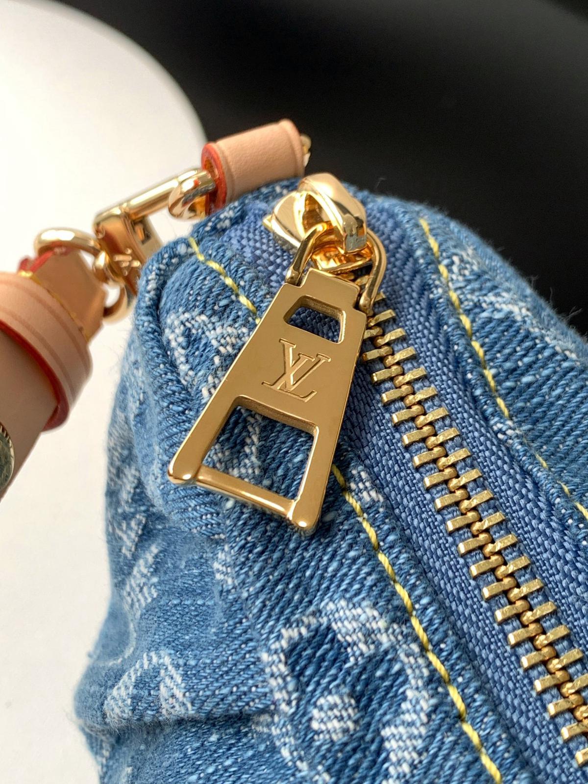 Louis Vuitton LV Pochette Valley