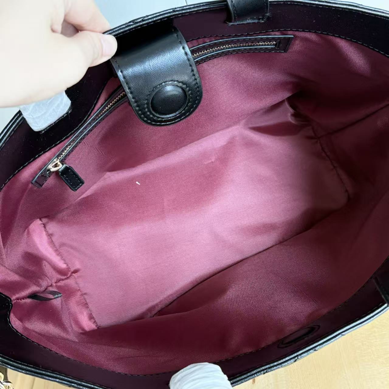Gucci new shoulder bag/handbag