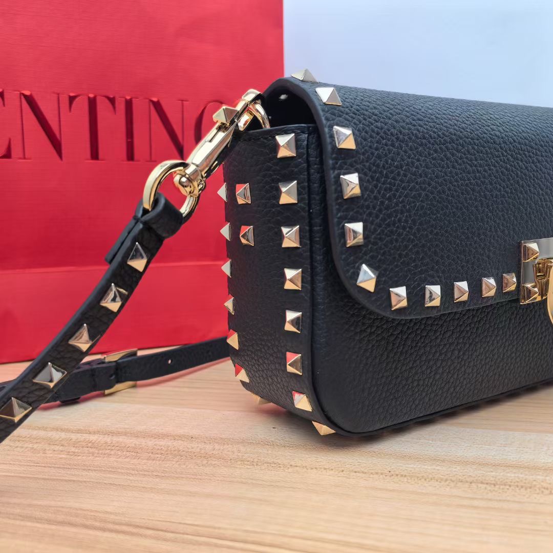 Valentino Garavani Rockstud Shoulder Bag in Grained calfskin-Black