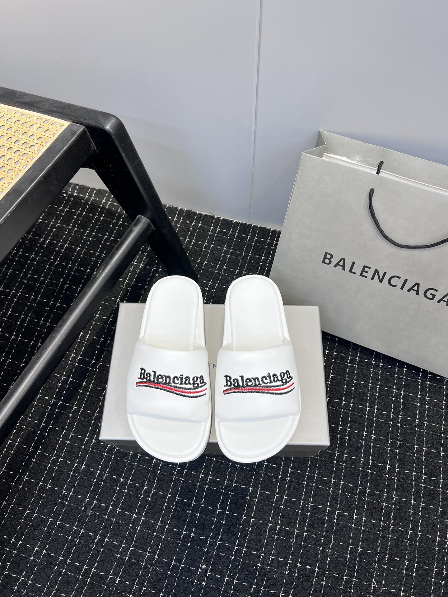 Balenciaga Padded Leather Embroidered Campaign Logo Platform Slippers - KAIROO