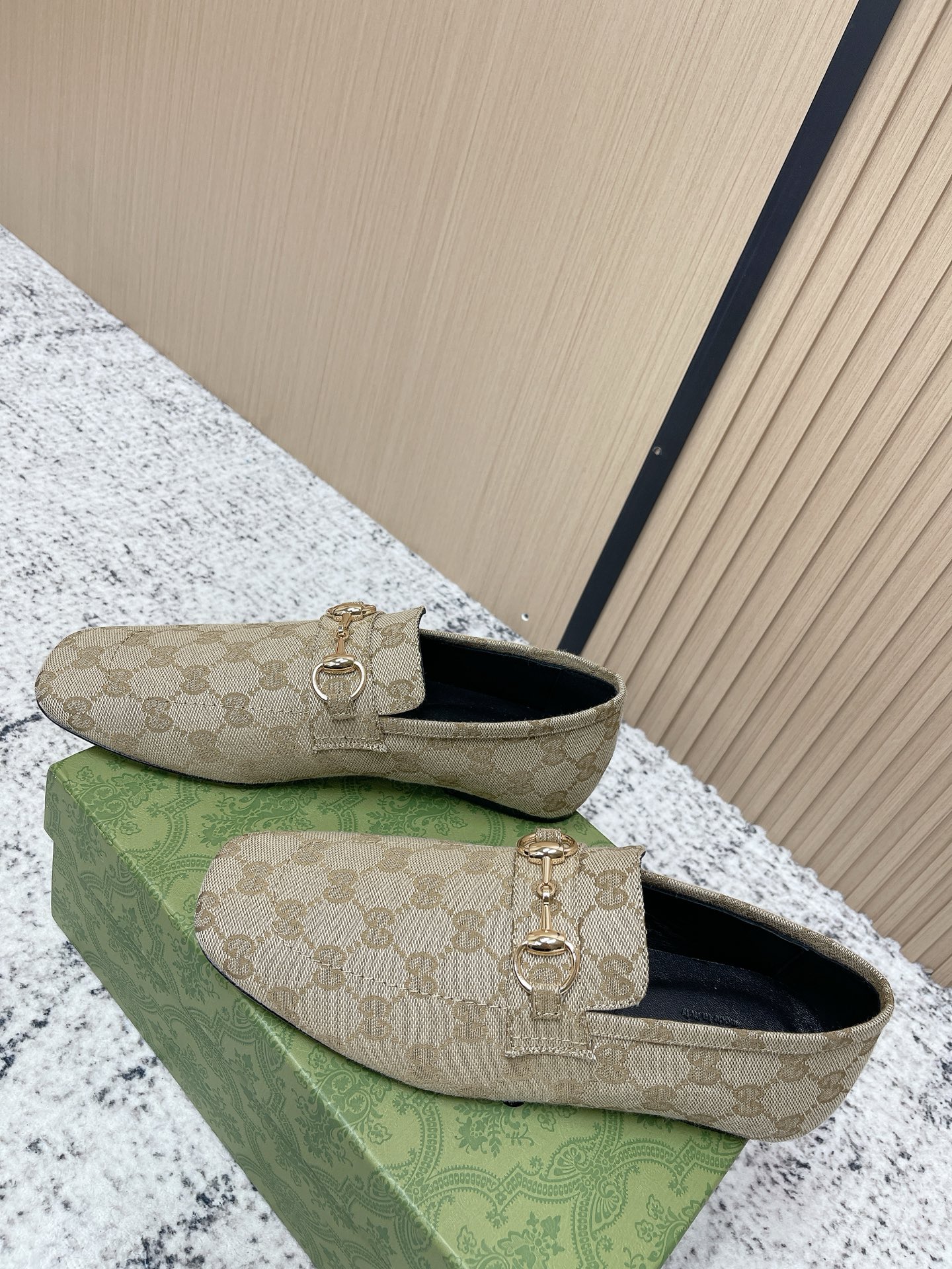 Gucci Jordann Unisex Beige GG Fabric and leather Loafers