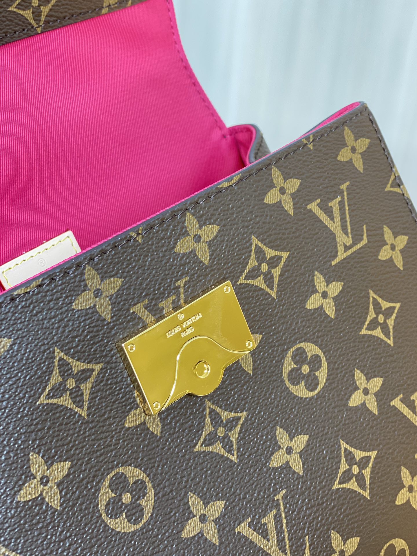 Louis Vuitton LV Cluny MM M42735