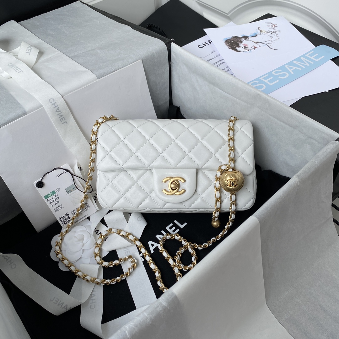 Chanel Small Flap Crossbody Bag in White Lambskin AS1787