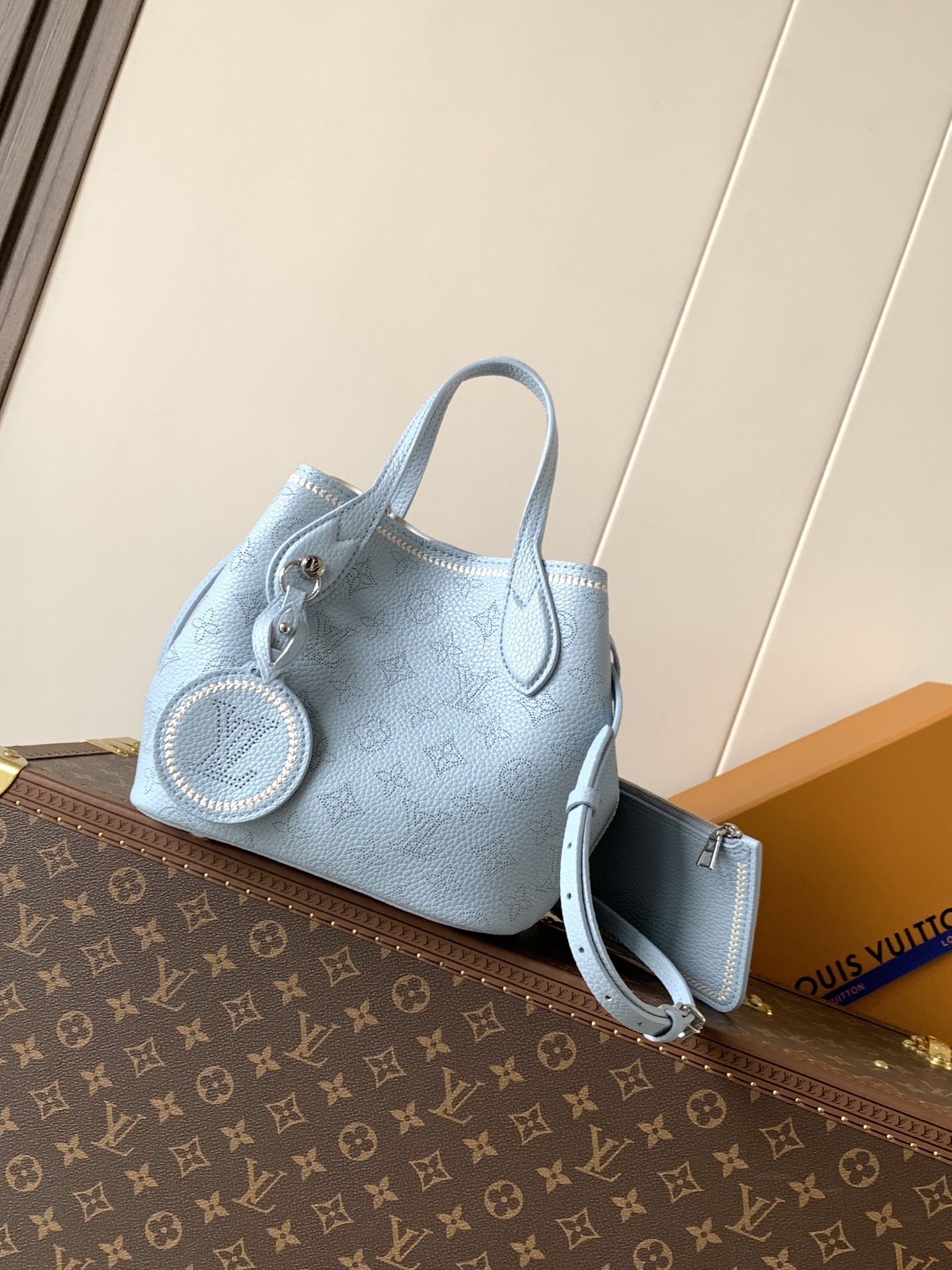 【10A】Louis Vuitton LV Mahina Blossom PM Blue Stitch Dense Perforated Leather Basket Handle Tote Bag - KAIROO
