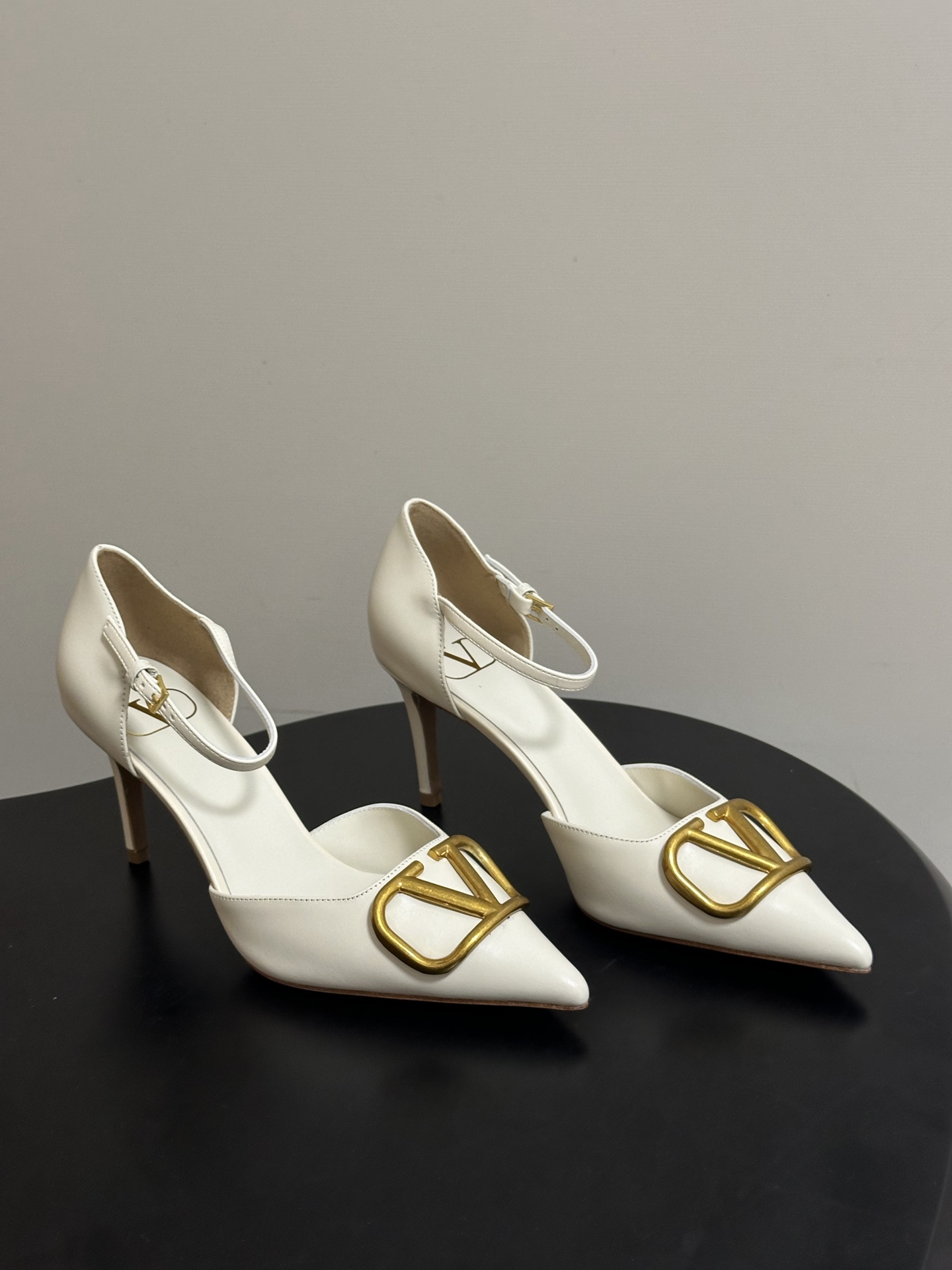 Valentino Vlogo Signature Pumps