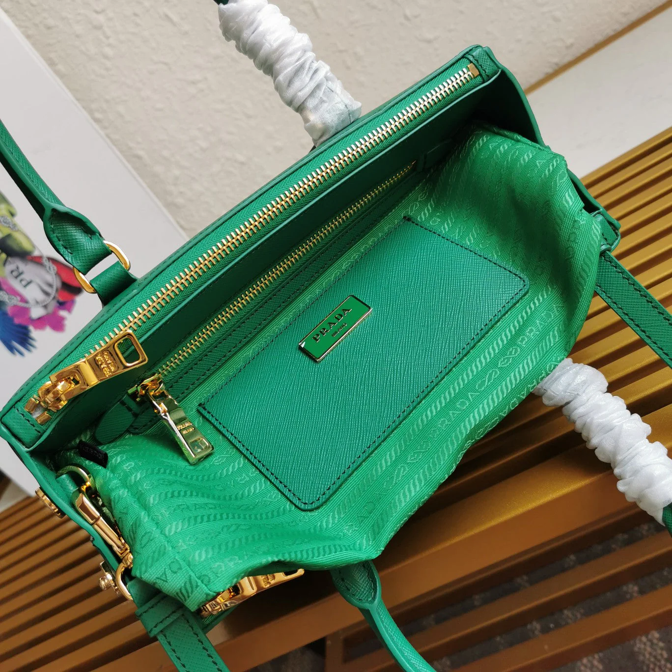 Prada MEDIUM GALLERIA 28 GREEN SAFFIANO LEATHER