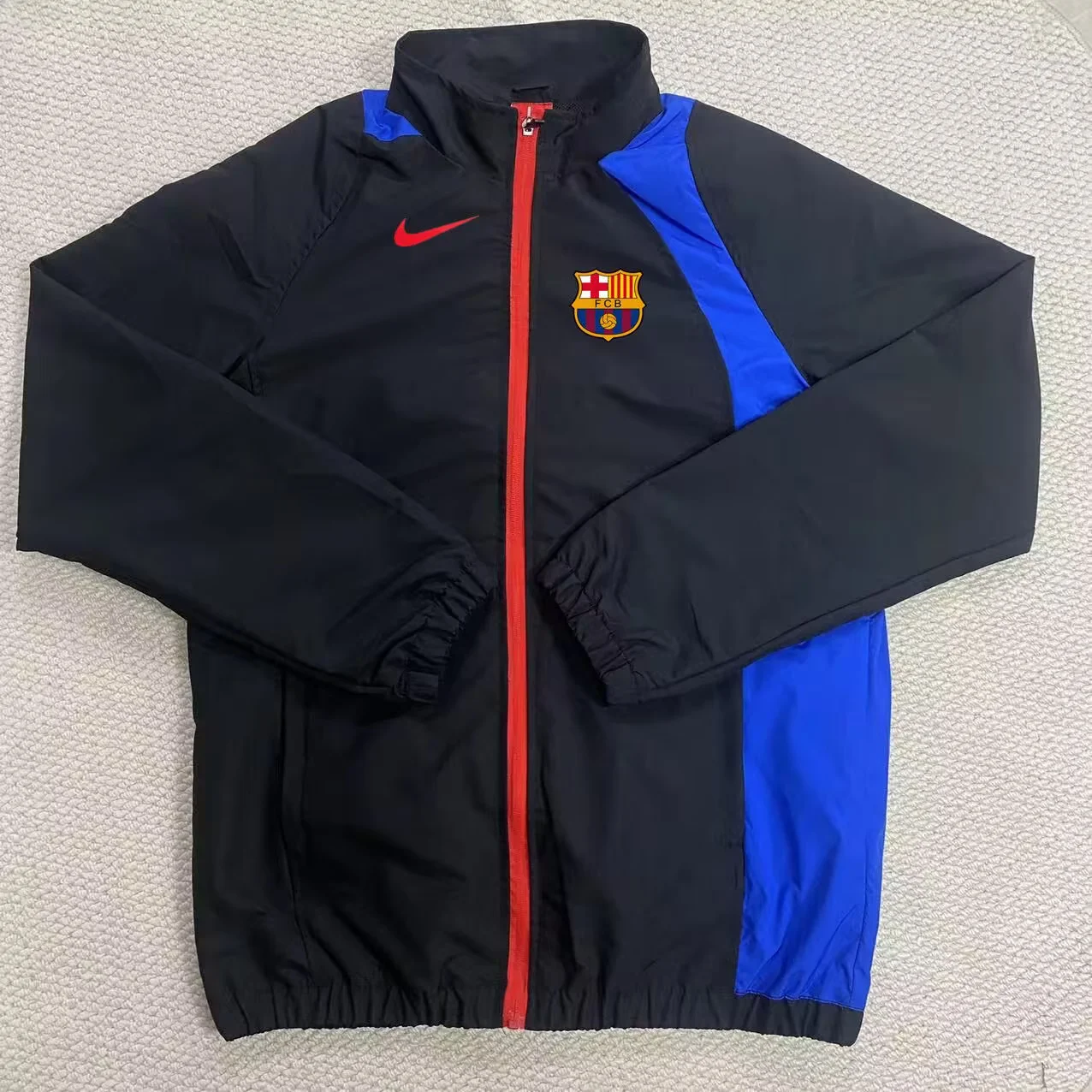 Barcelona Windbreaker