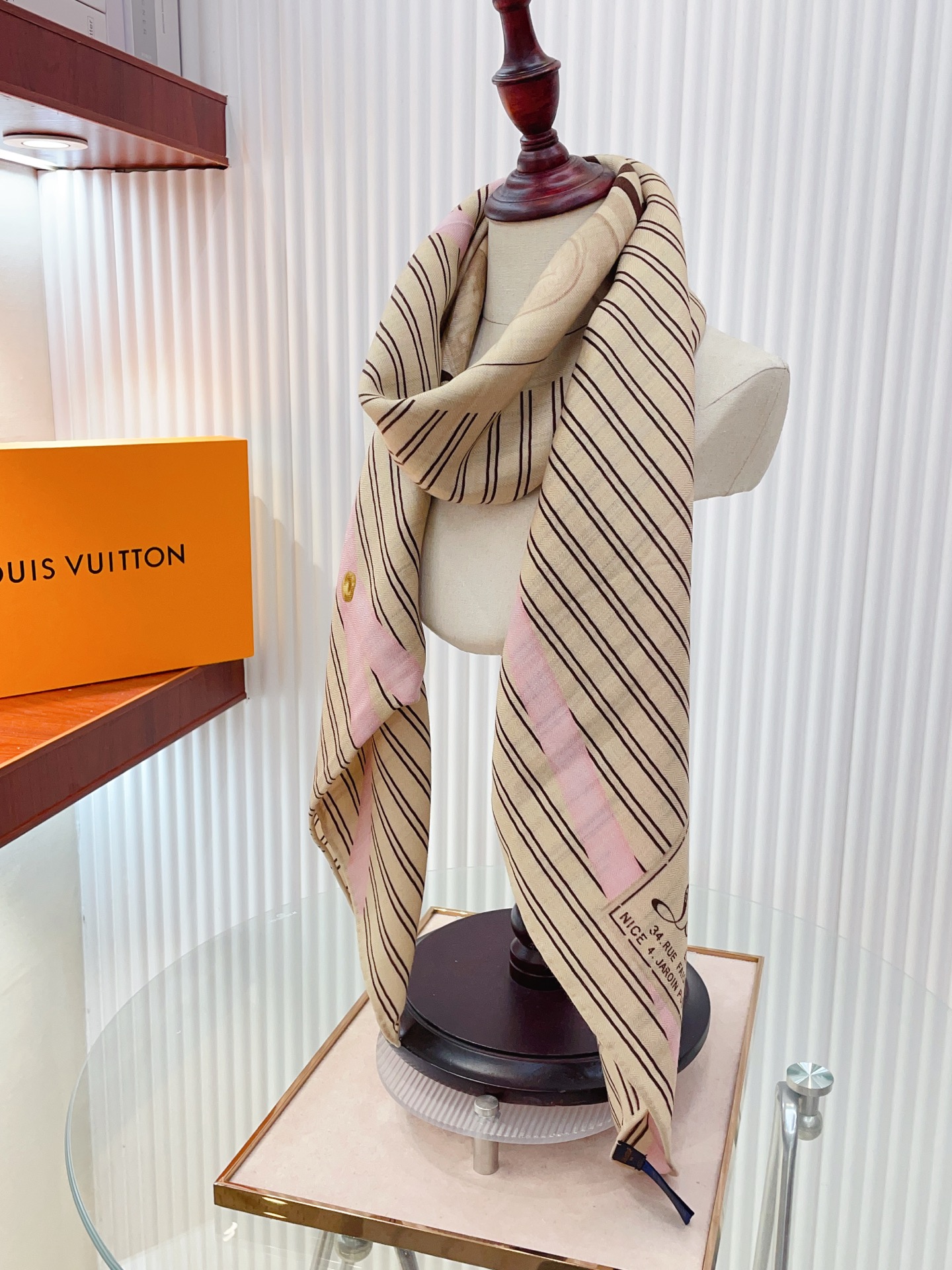 Louis Vuitton LV insider Shawl 140cm