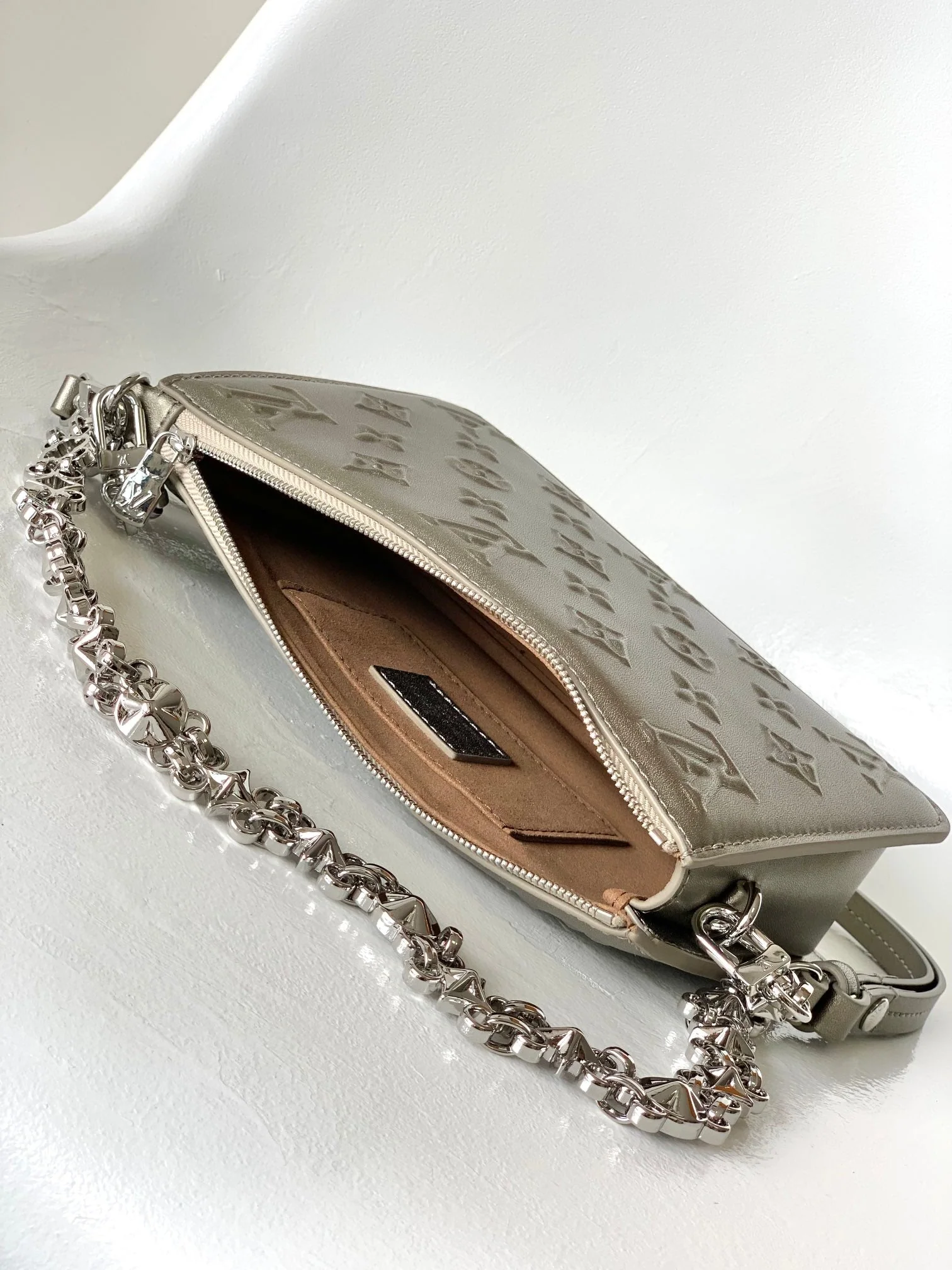Louis Vuitton LV Lexington Pochette Shoulder Bag 21.5 Metallic Sliver Monogram Embossed Cafskin