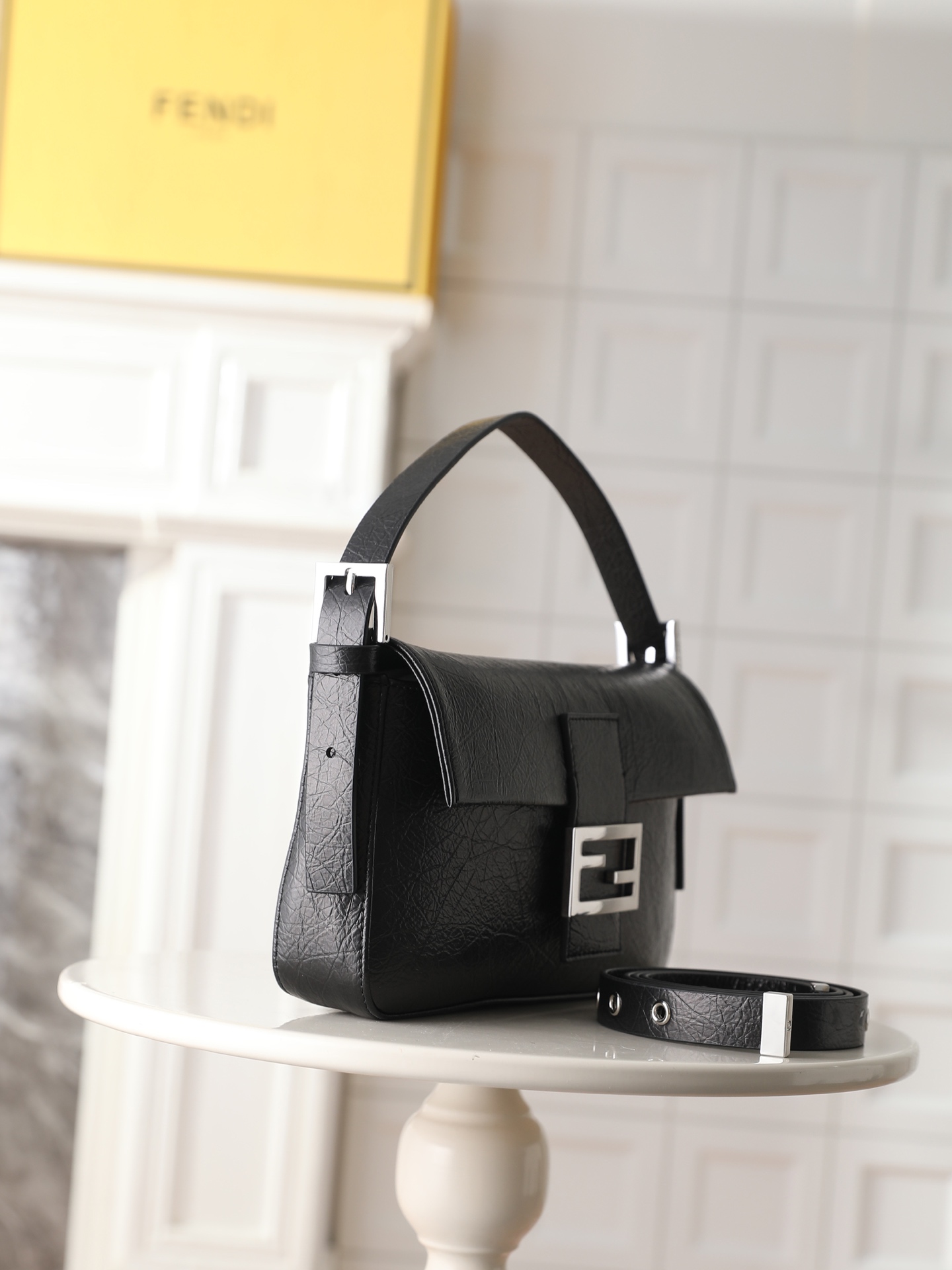 Fendi Medium Baguette Leather Bag-Black
