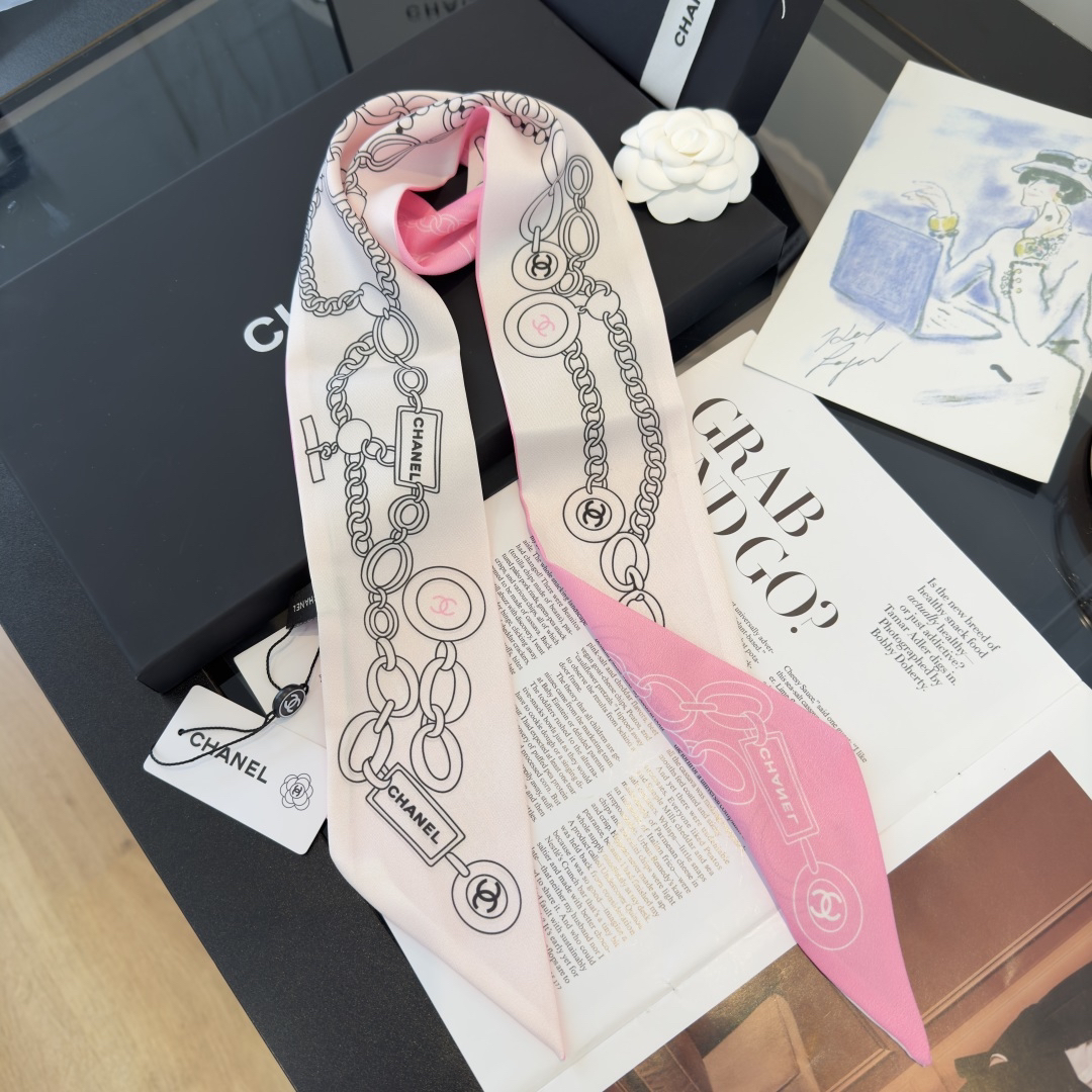 Chanel Twilly Pink Silk Twill Slim Scarf with Chain & Interlocking CC Motif - KAIROO