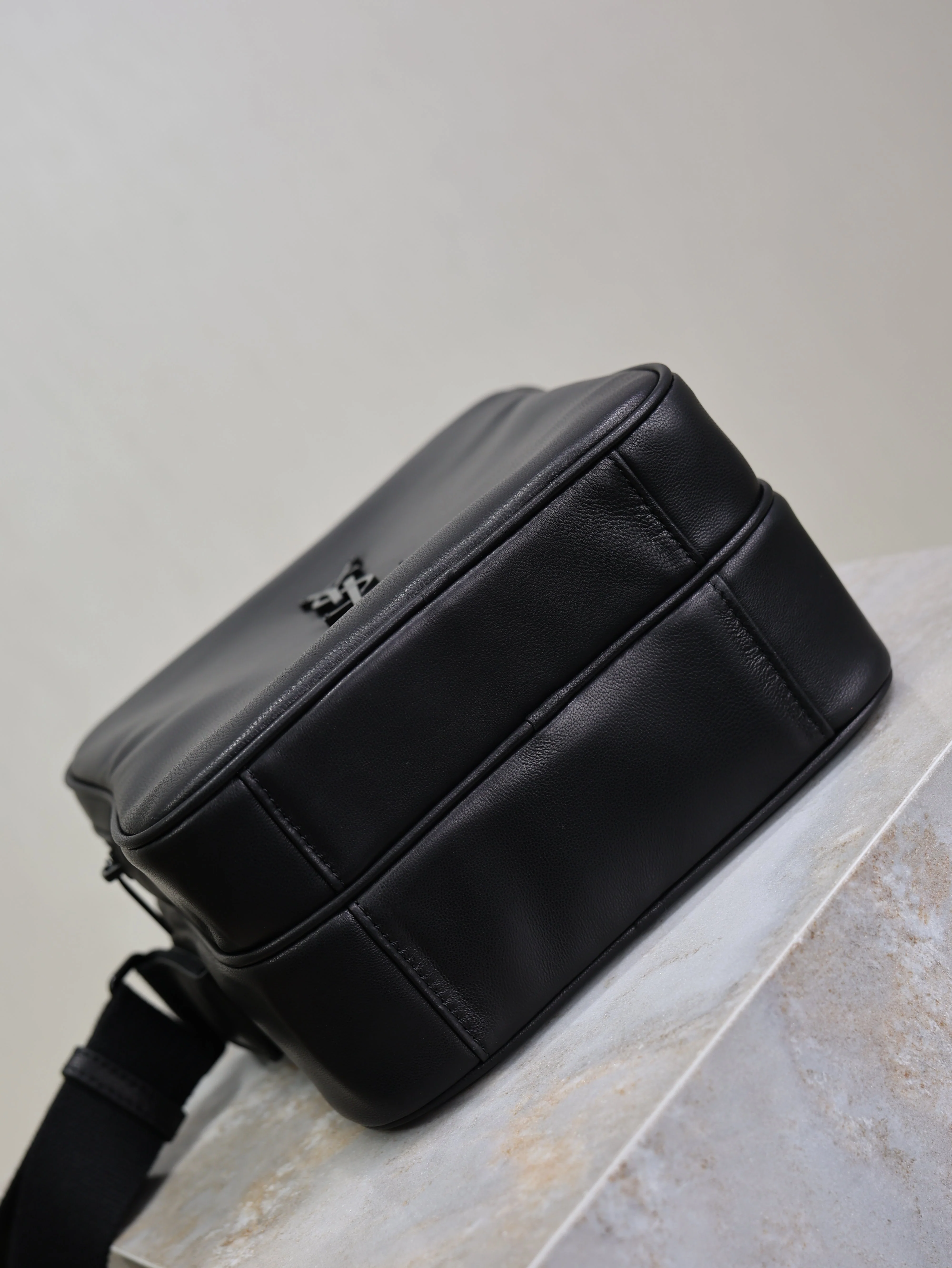 Saint Laurent YSL Niki Camera Bag 19.5cm Black Lamskin HW