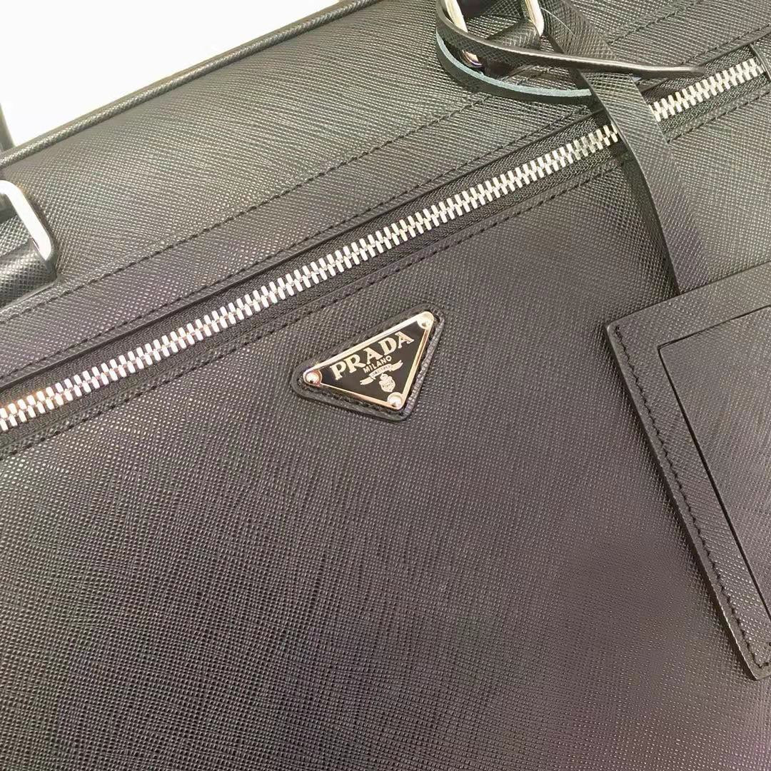 Prada  38 BRIEFCASE IN BLACK SAFFIANO LEATHER