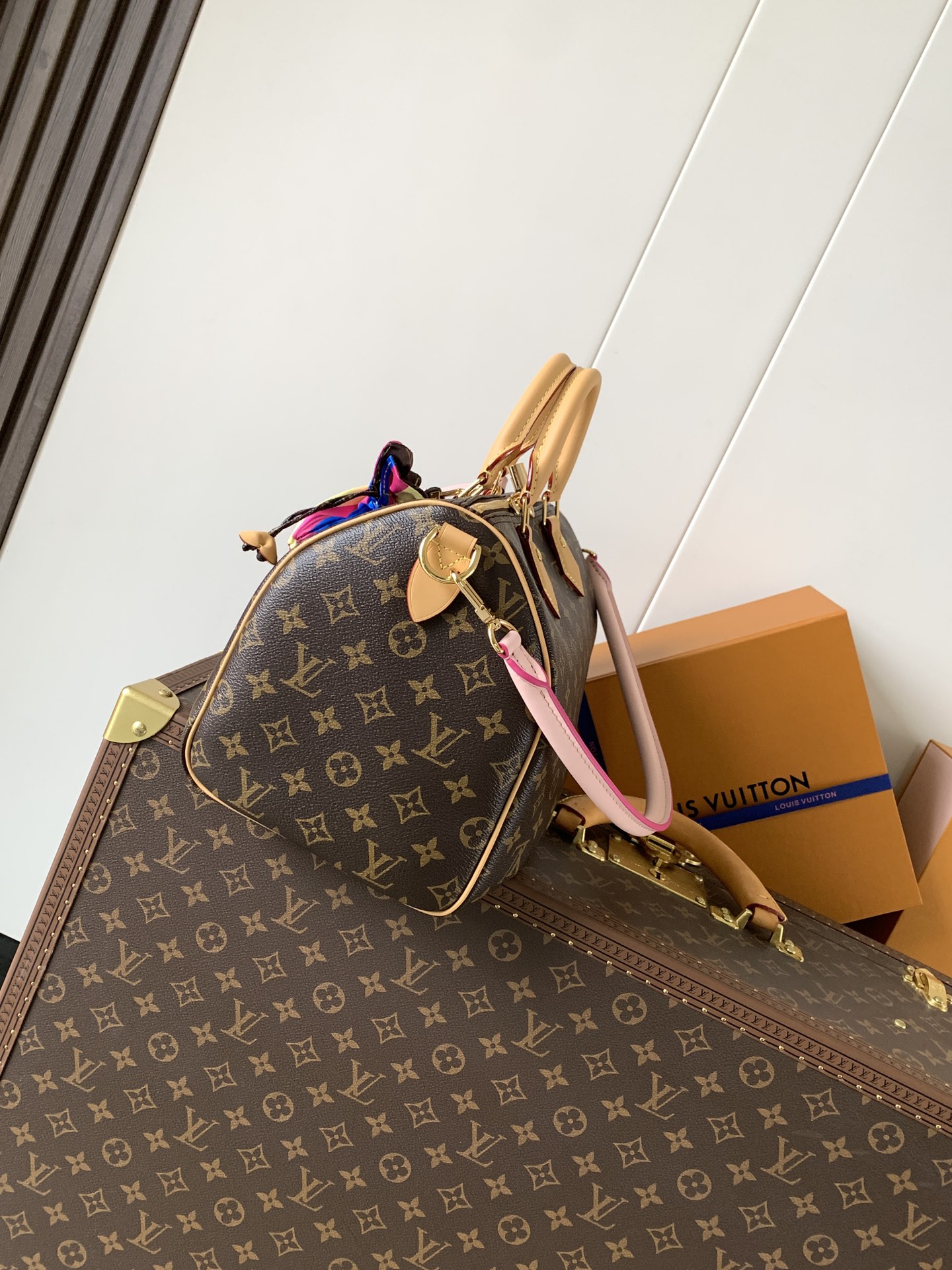 M26498 Speedy Soft 30 Bag in Monogram Canvas