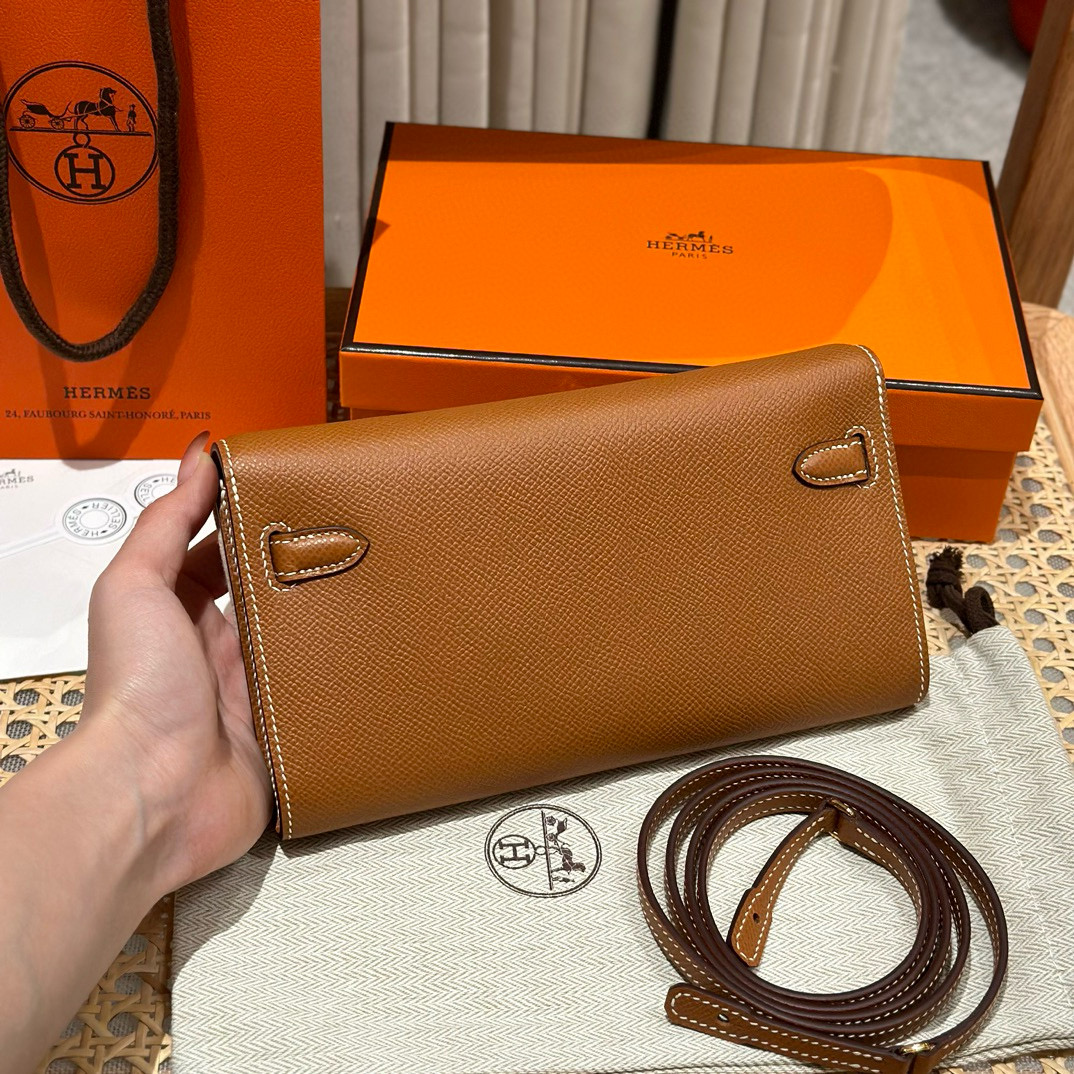 Hermes Gold Epsom Kelly-To-Go Wallet