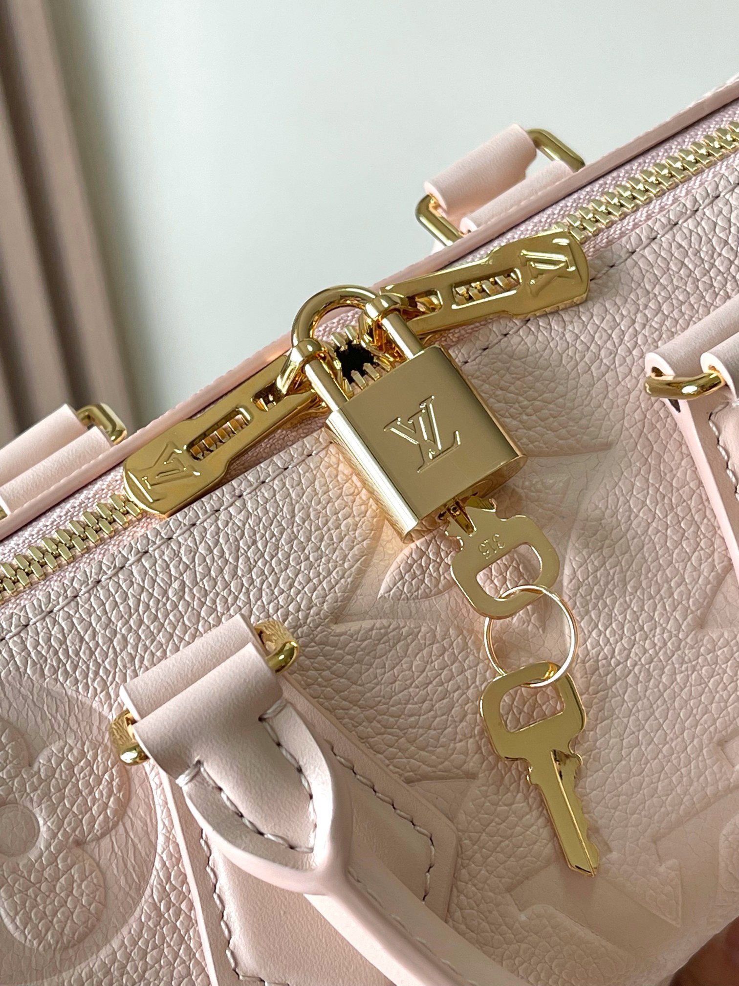 Louis Vuitton LV Bandouliere 20 Degrade Monogram Empreinte Handbag