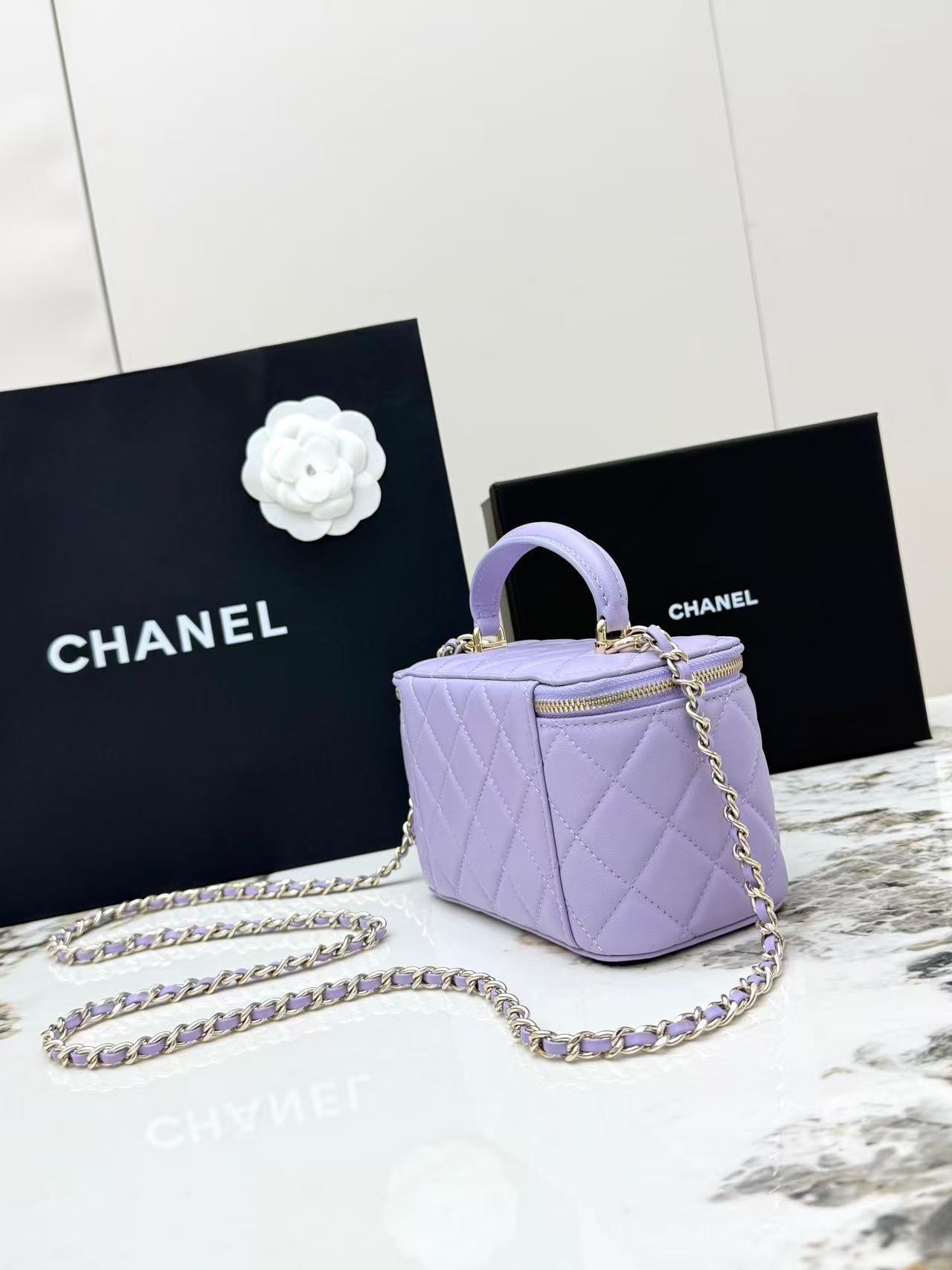 Chanel new box chain bag