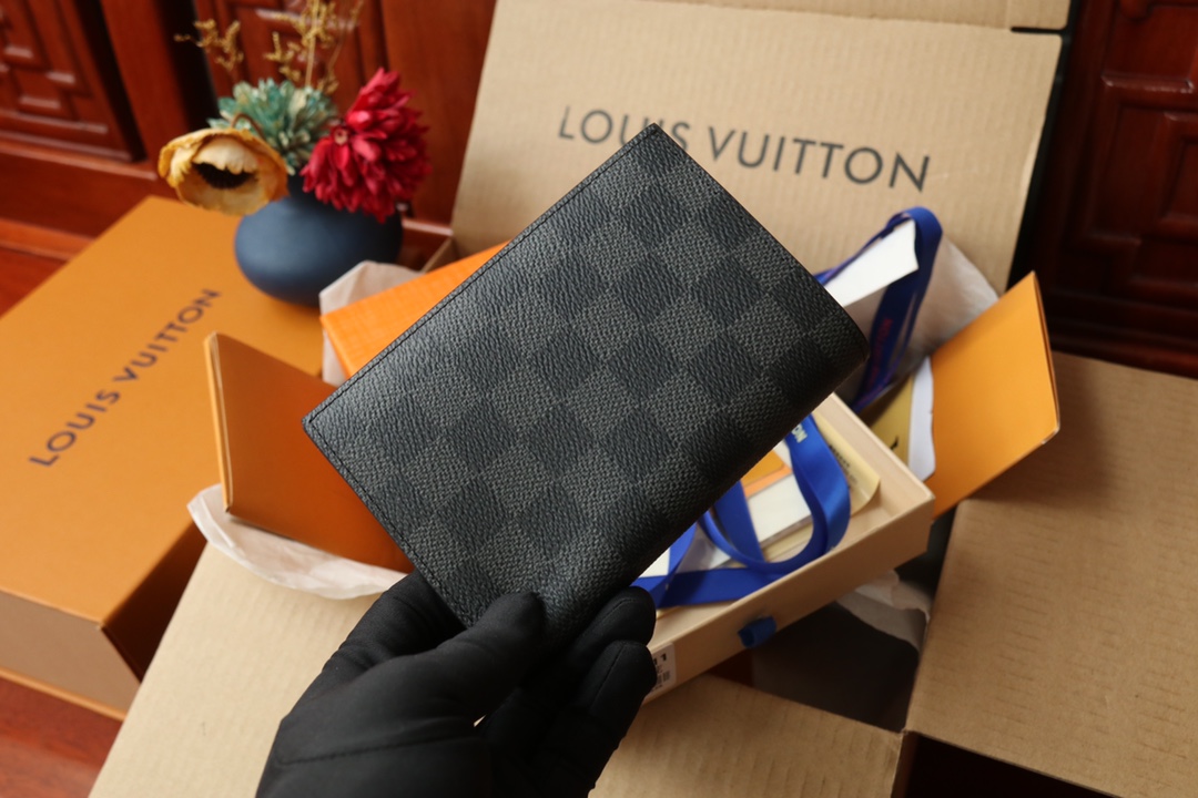 N64411 LV Passport Cover in Damier Graphite canvas
