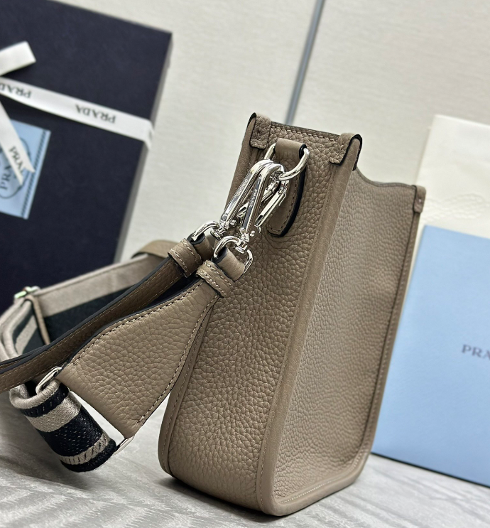 PRADA New Cowhide Deer Pattern Shoulder Bag