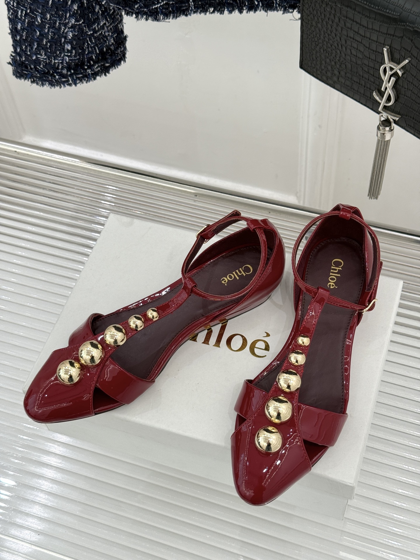 Chloe Shiny Leather Flat Sandal