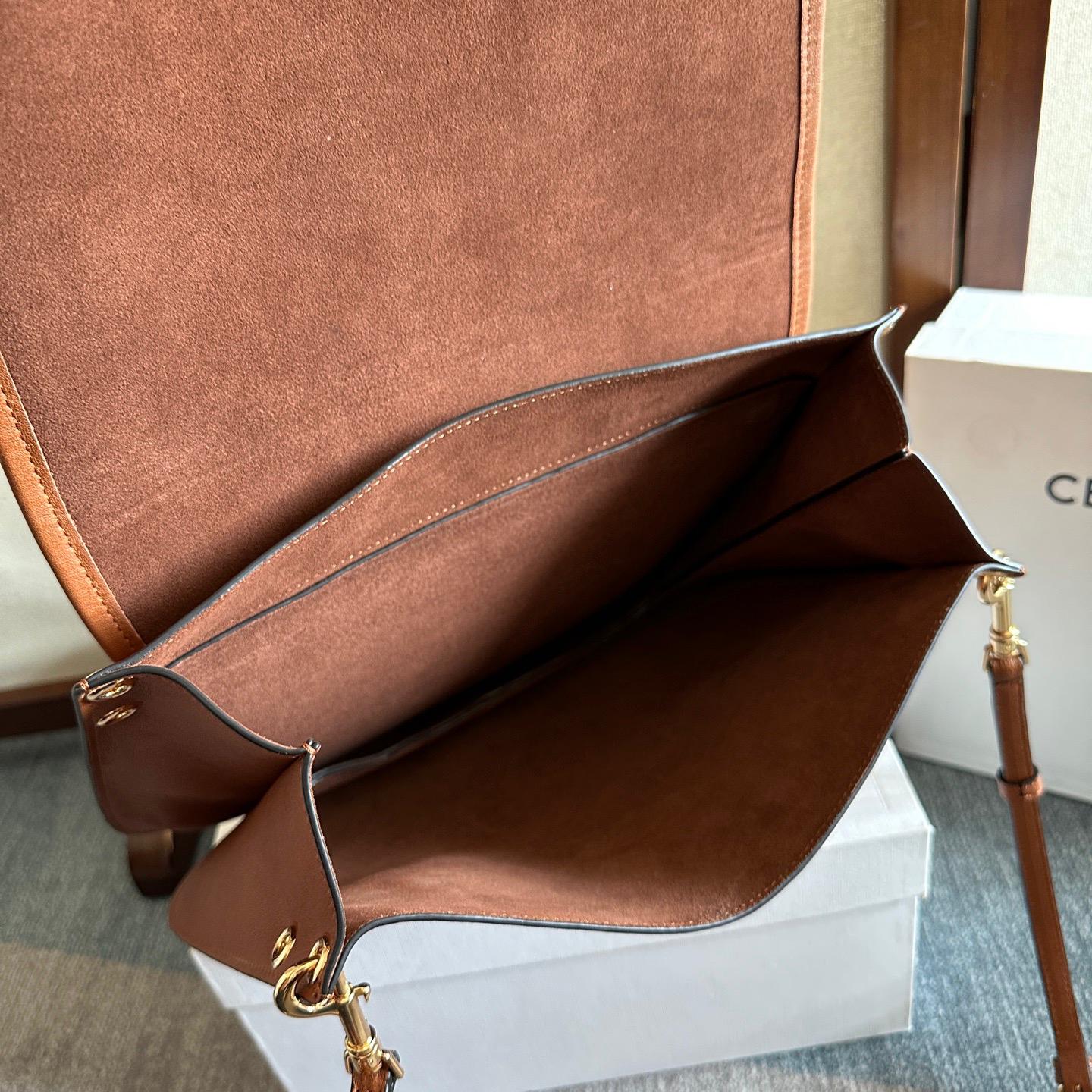 CELINE Soft Triomphe Besace Saddle Messenger Bag