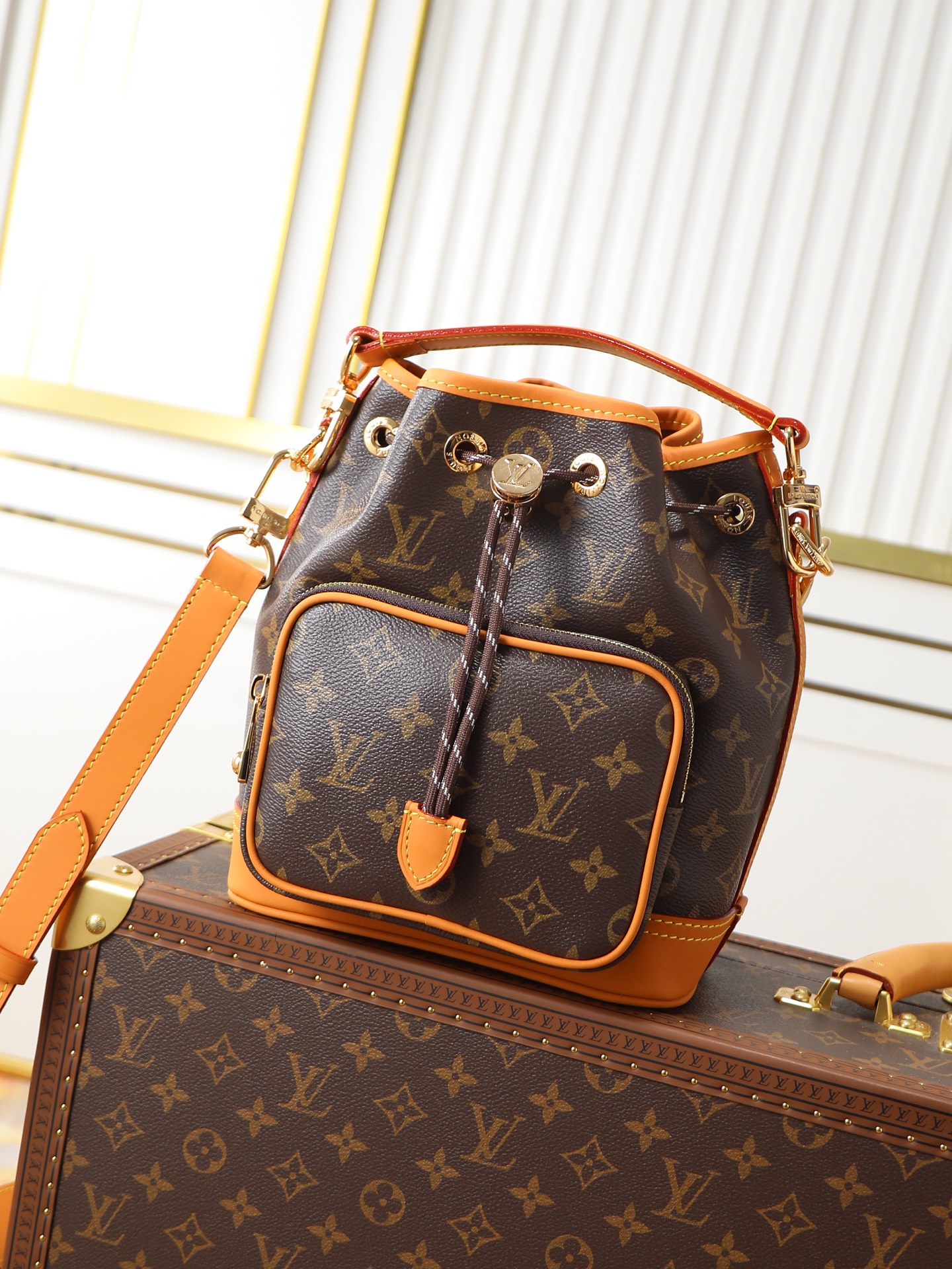 Louis Vuitton new No é Cargo bucket bag