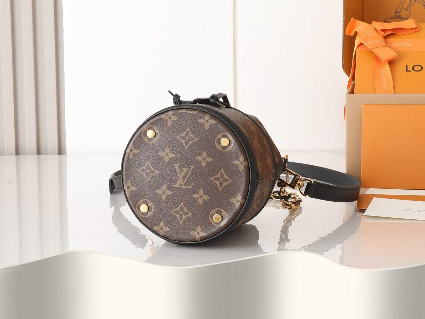 Louis Vuitton LV New Bucket Bag Chain Bag
