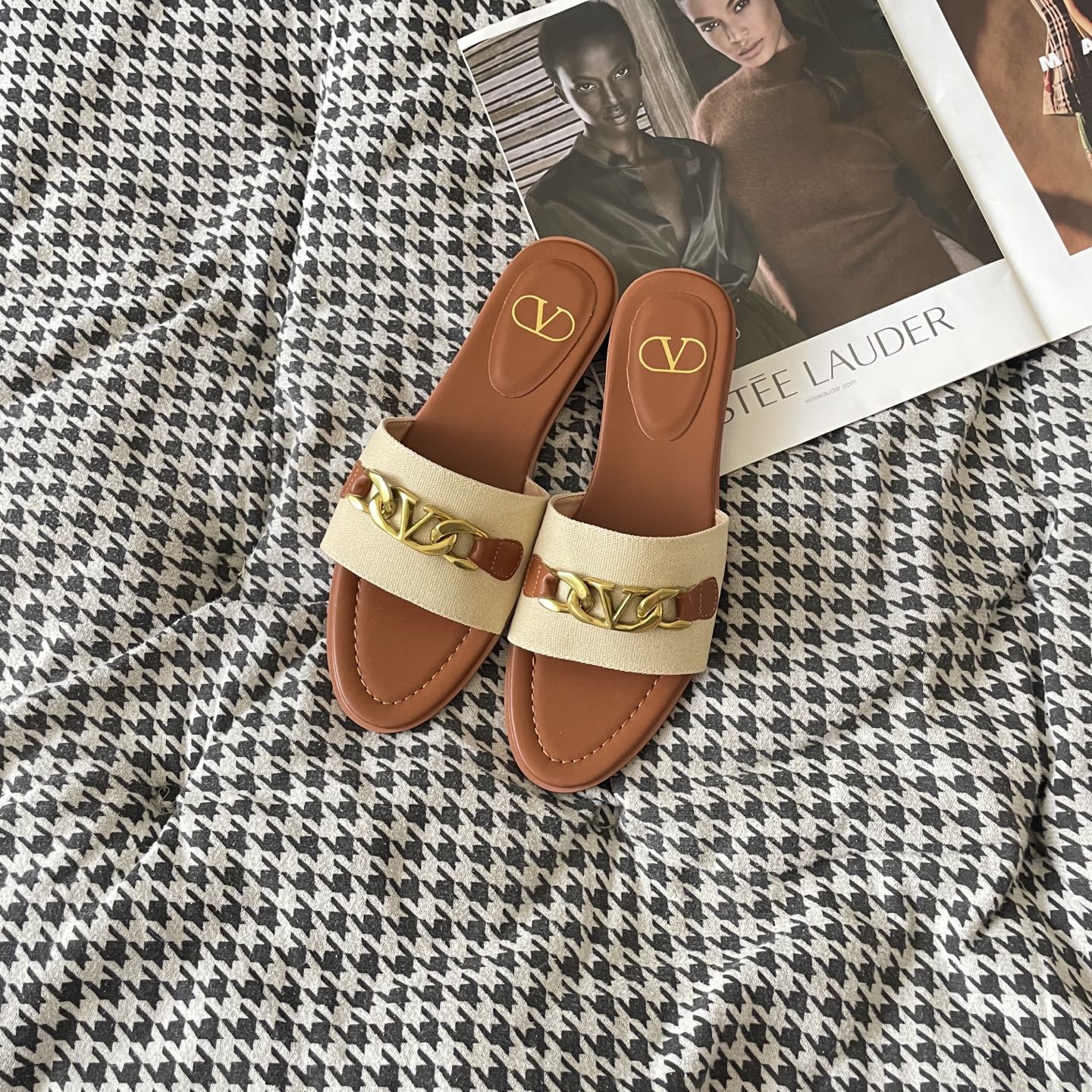 Valentino Garavani VLogo Gold Chain Link Leather Slide Sandals - KAIROO