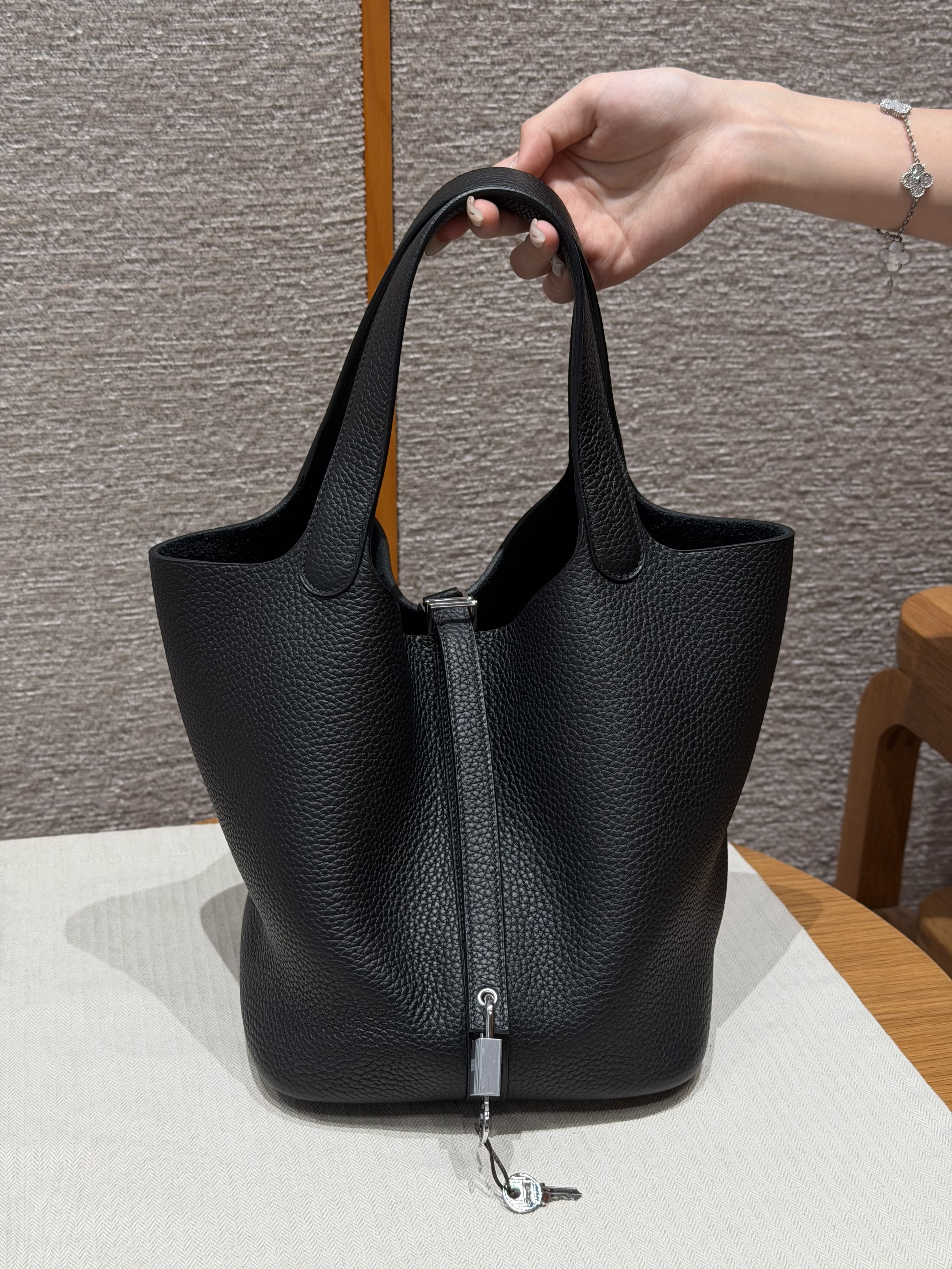 Hermes Black Clemence Picotin 22