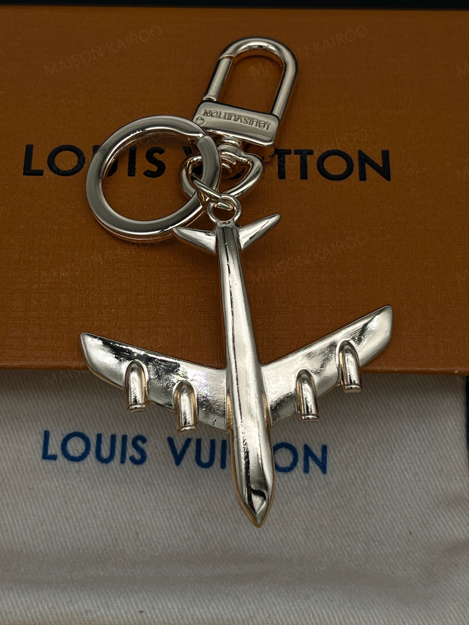Louis Vuitton LV Airplane Metal Bag Charm Keychain - KAIROO
