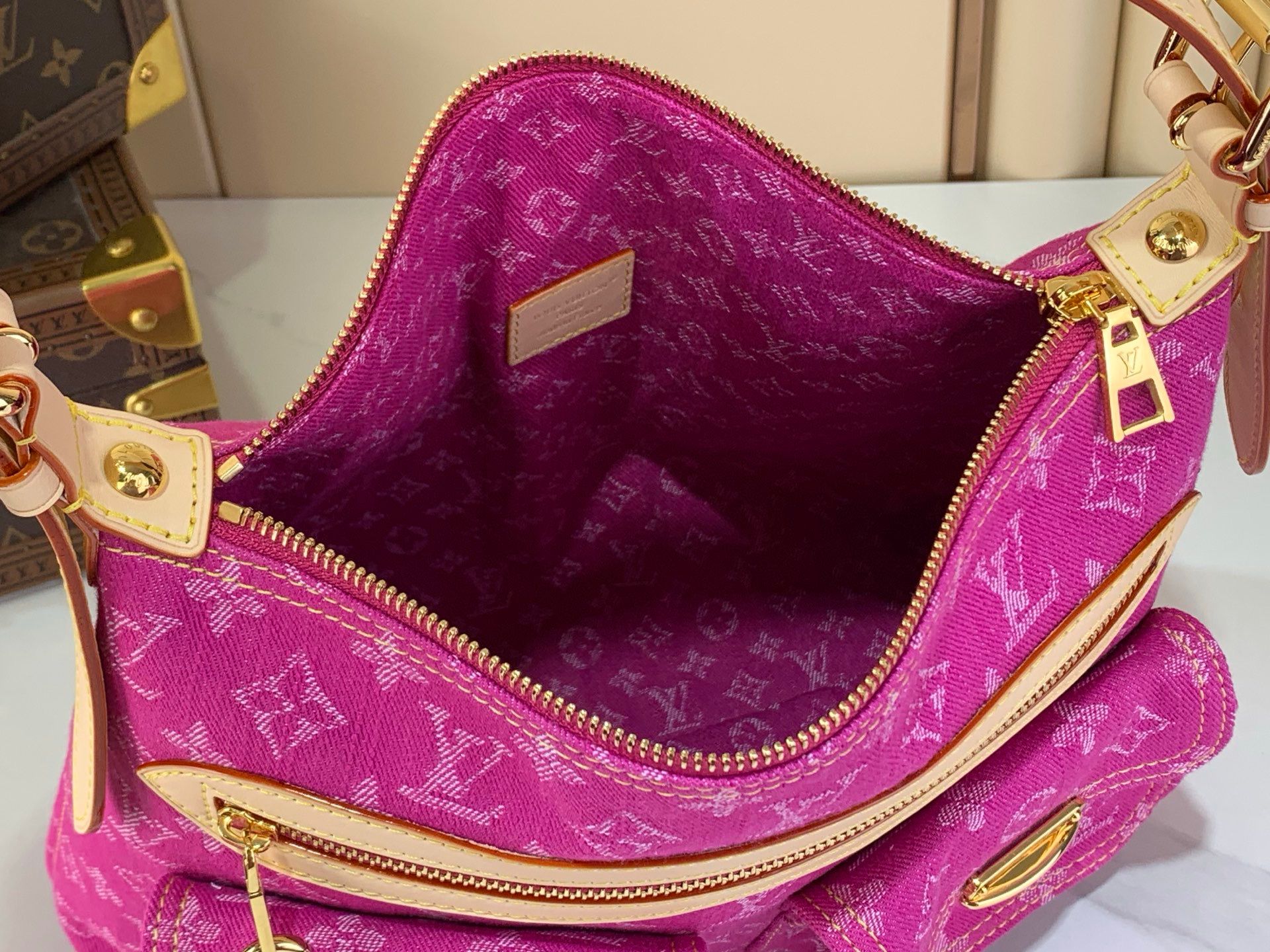 Louis Vuitton LV Baggy handbag M28266