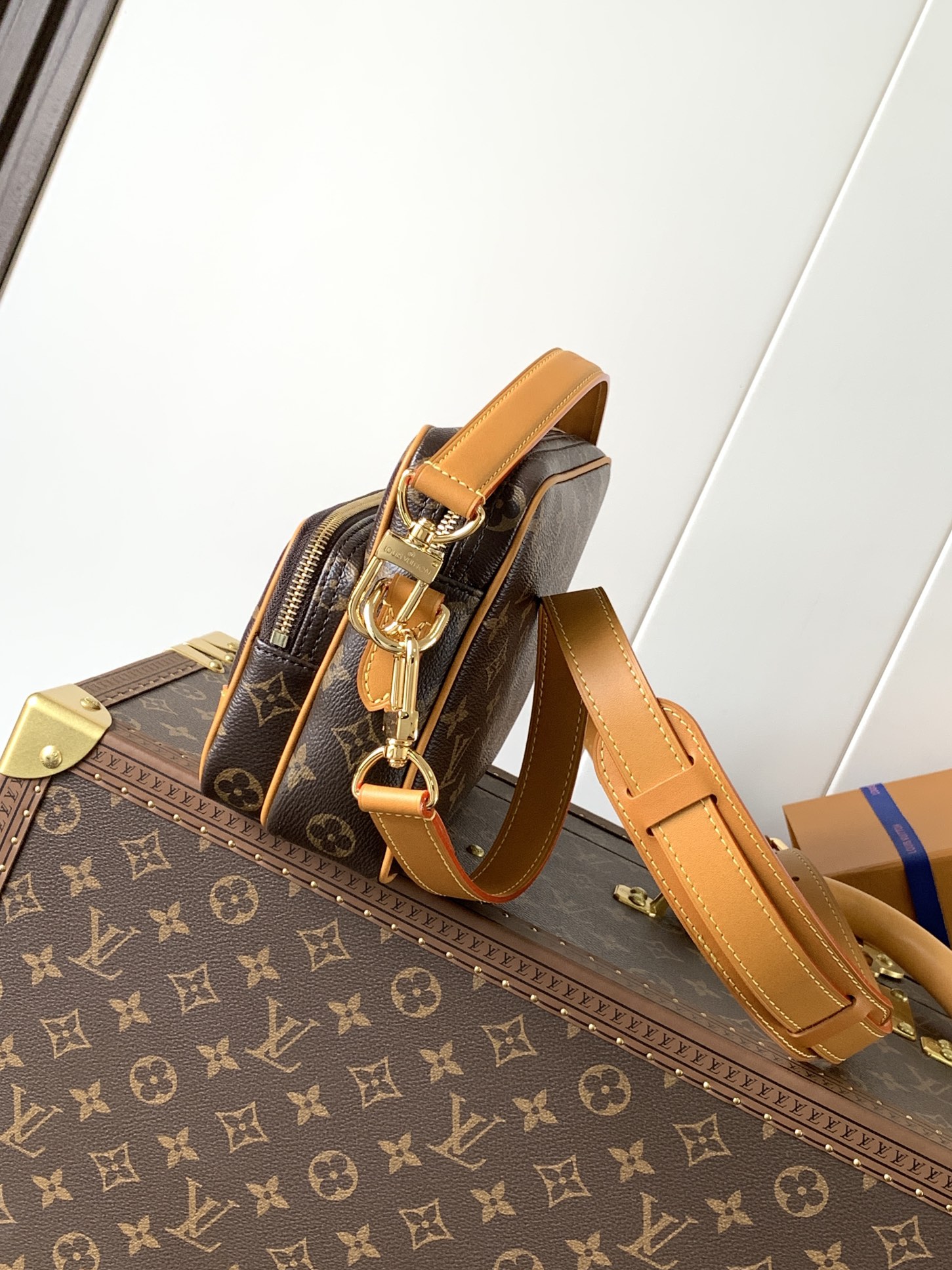 LV Men's Collection Bag M14016 Nil cross-body bag