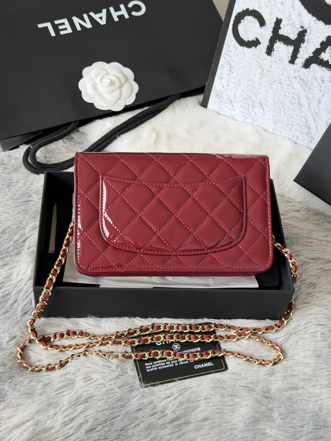 Chanel Classic Chanel On Chain in Red Patent Leather Gold-Tone Metal