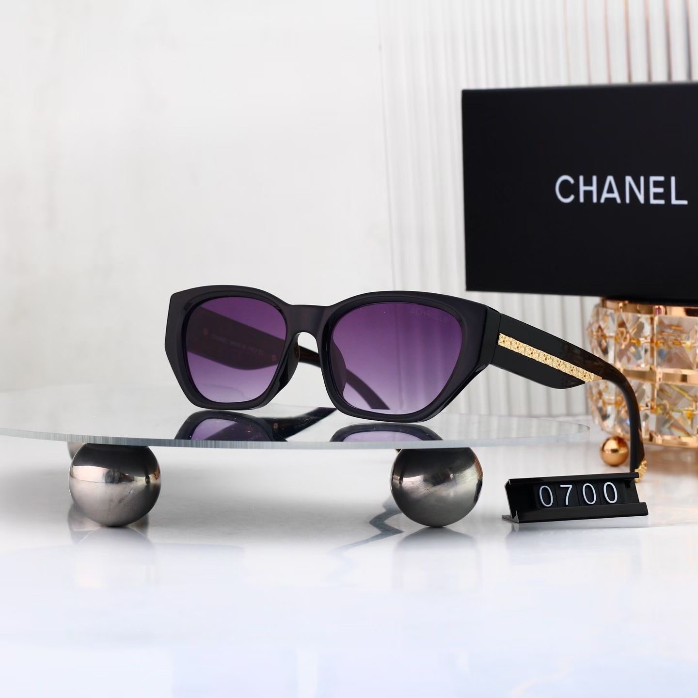 Chanel Engraved Temple Sunglasses - KAIROO