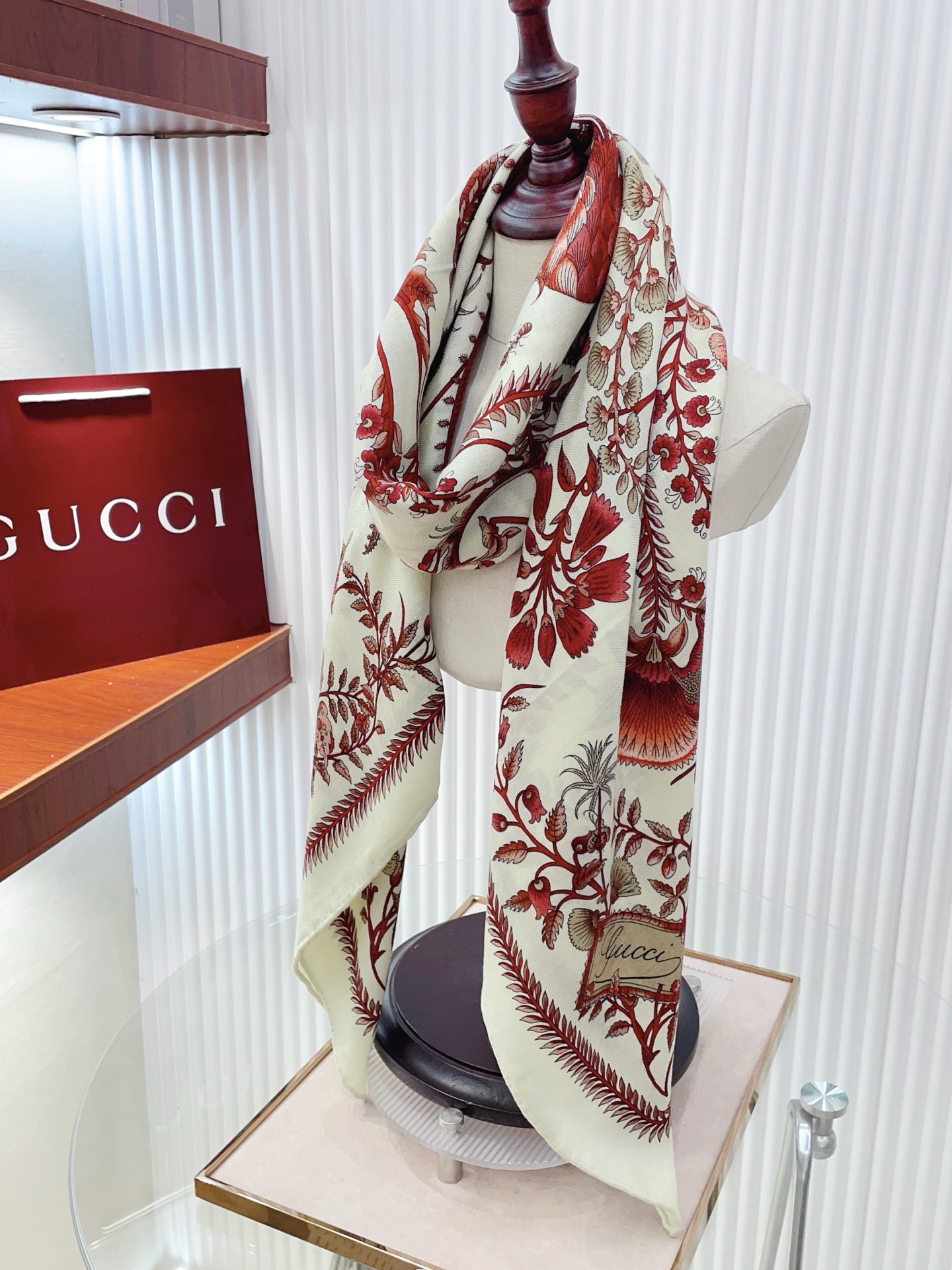 Gucci Shawl 140cm