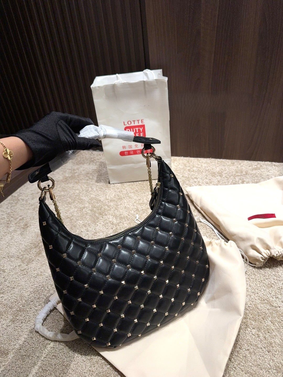 Valentino Garavani Rockstud Spike Black Quilted Leather Each-intersect Metal Studs Shoulder Hobo Bag - KAIROO