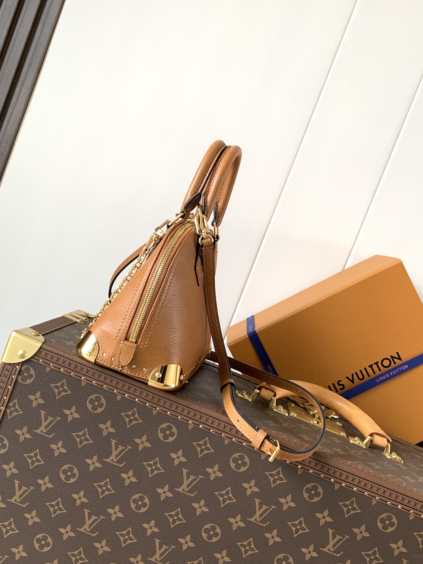 M29091 LV Alma Trunk BB in Tan Calf leather