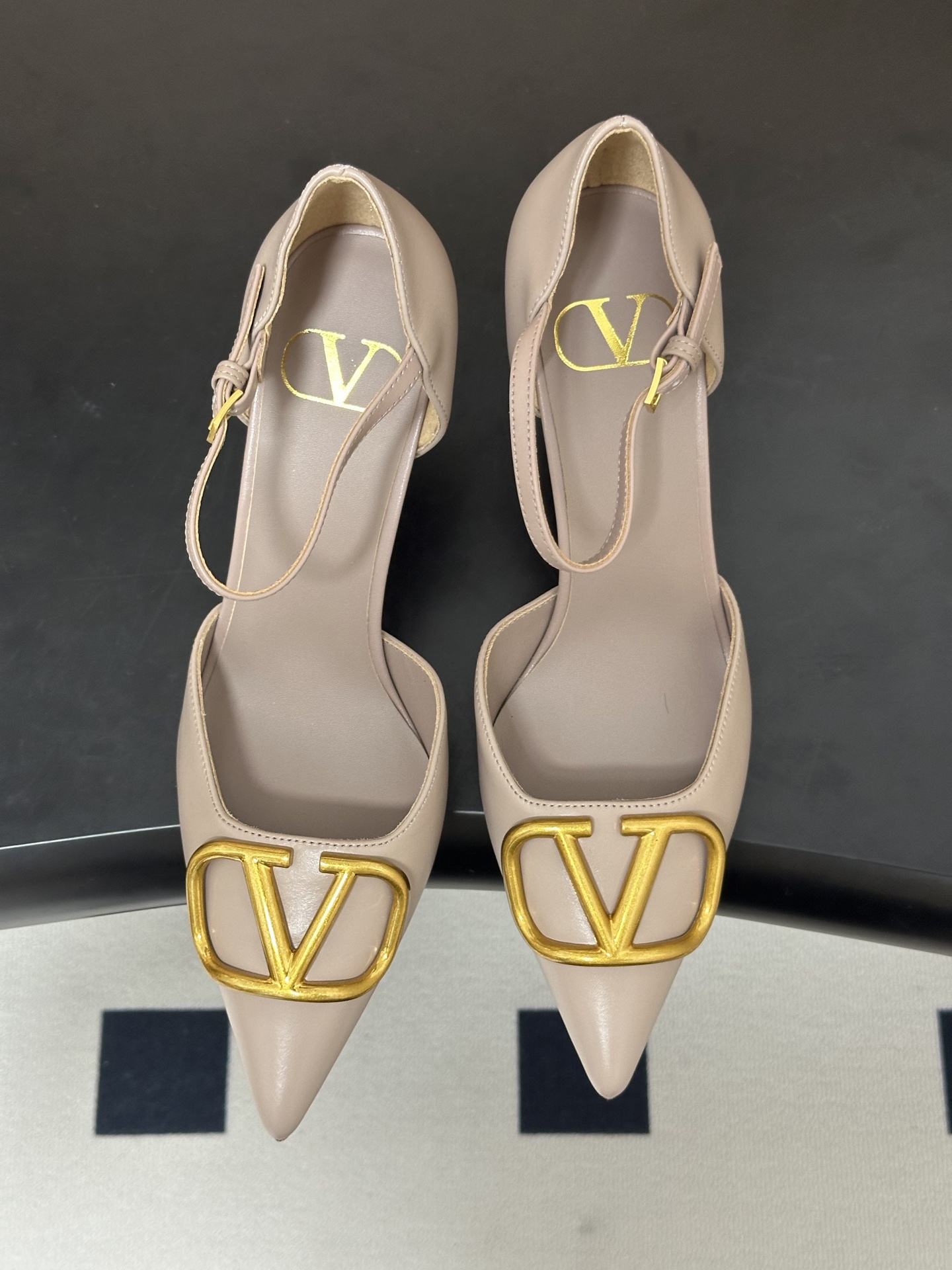 Valentino Vlogo Signature Pumps