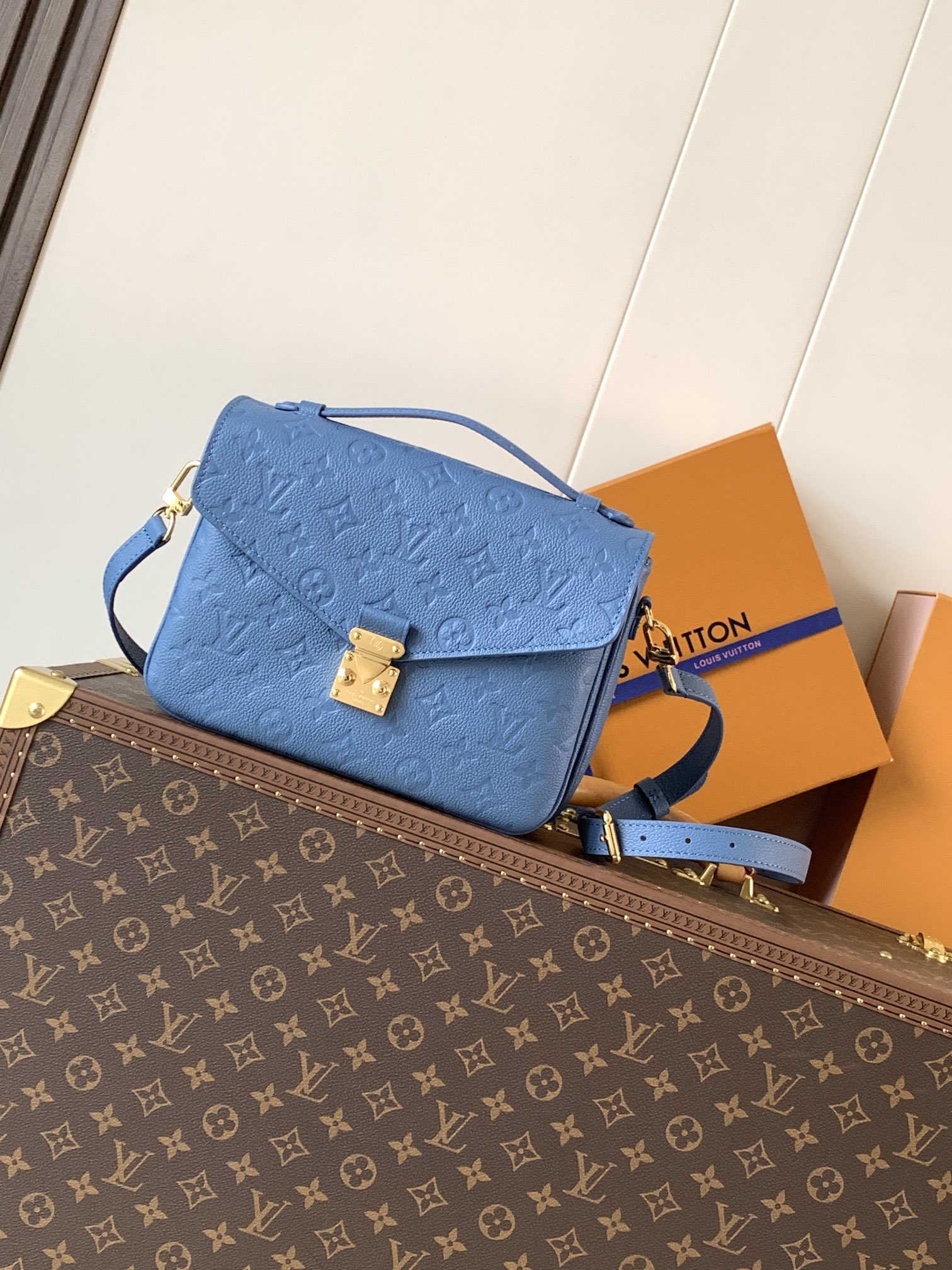 M27357Pochette Metis Bag in Blue jean Monogram Empreinte Leather