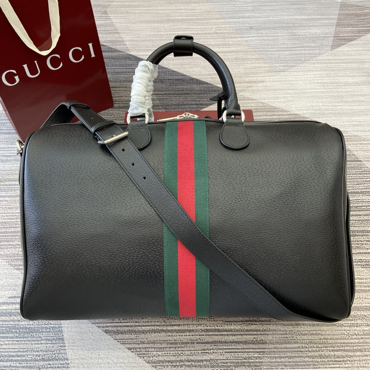 Gucci Bags Savoy Natural Gloss Black Soft Leather 834460